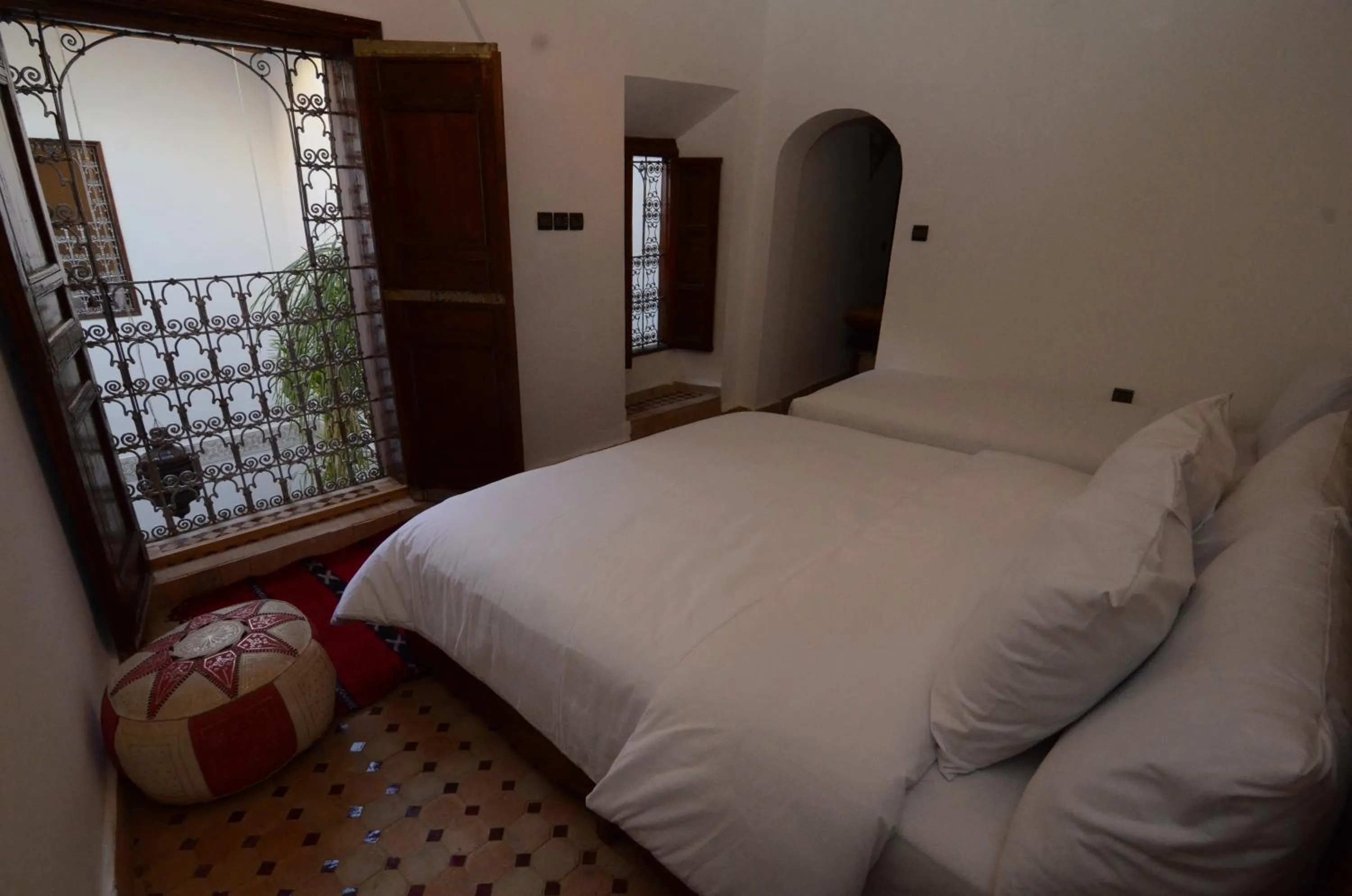 Photo of the whole room, Bed in Le Cèdre D'argent