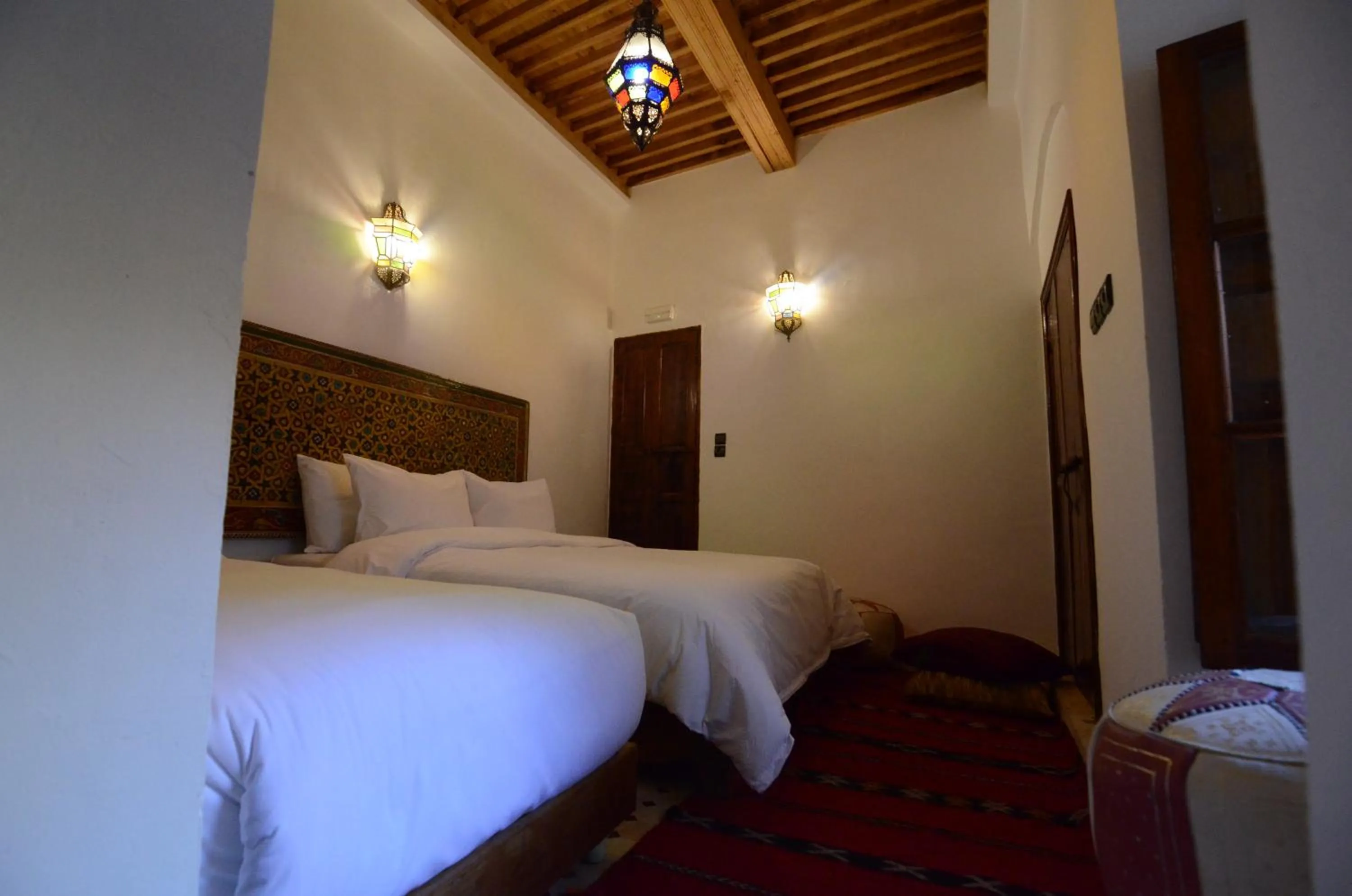 Photo of the whole room, Bed in Le Cèdre D'argent