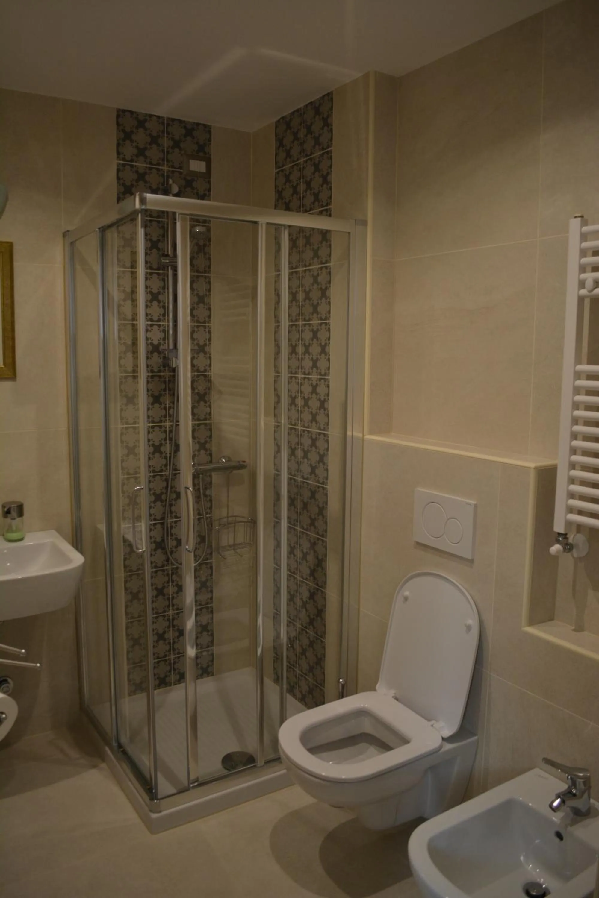 Shower in La Scala Rho B&B