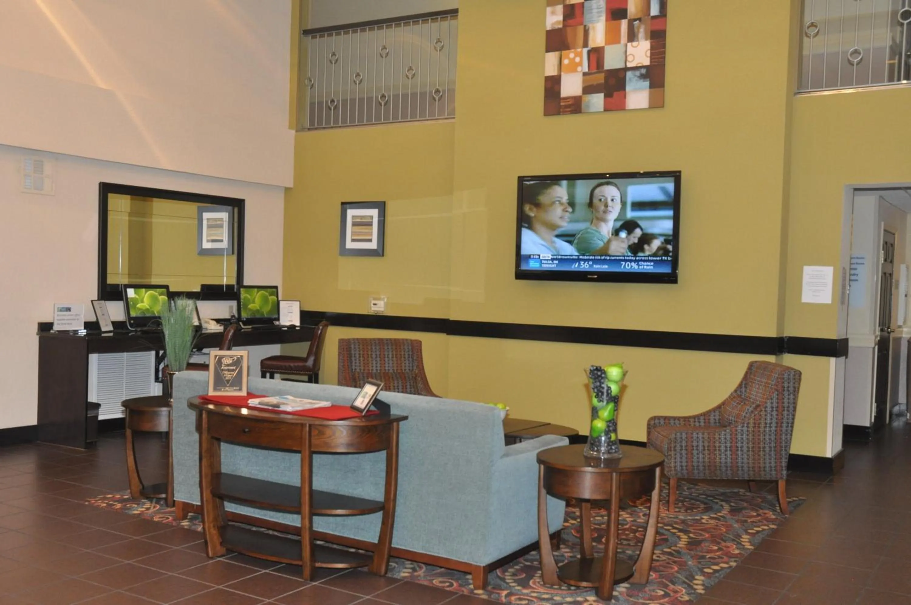 Lobby or reception in Holiday Inn Express & Suites Sarasota East by IHG