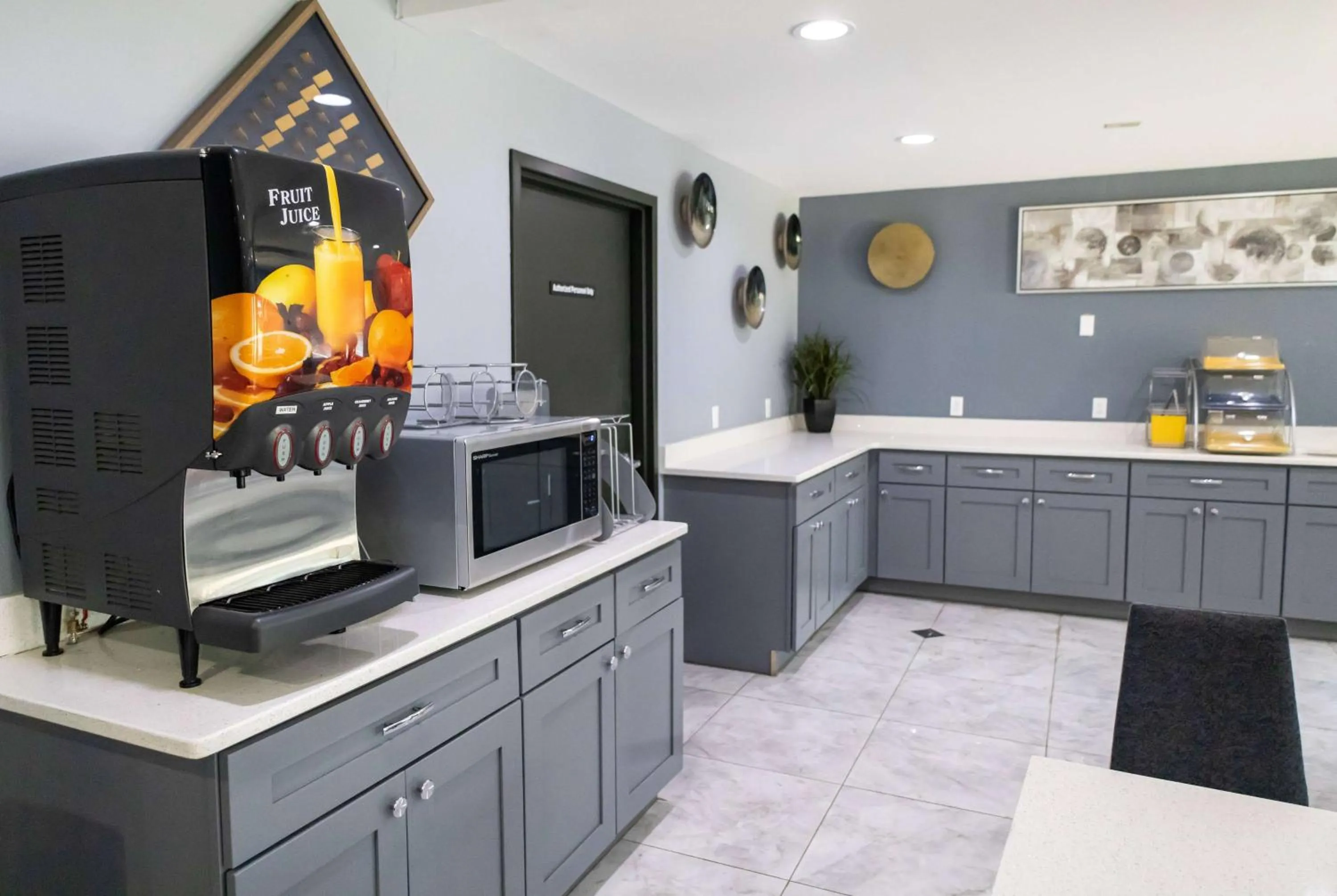 Restaurant/places to eat in Baymont by Wyndham College Park Atlanta Airport South