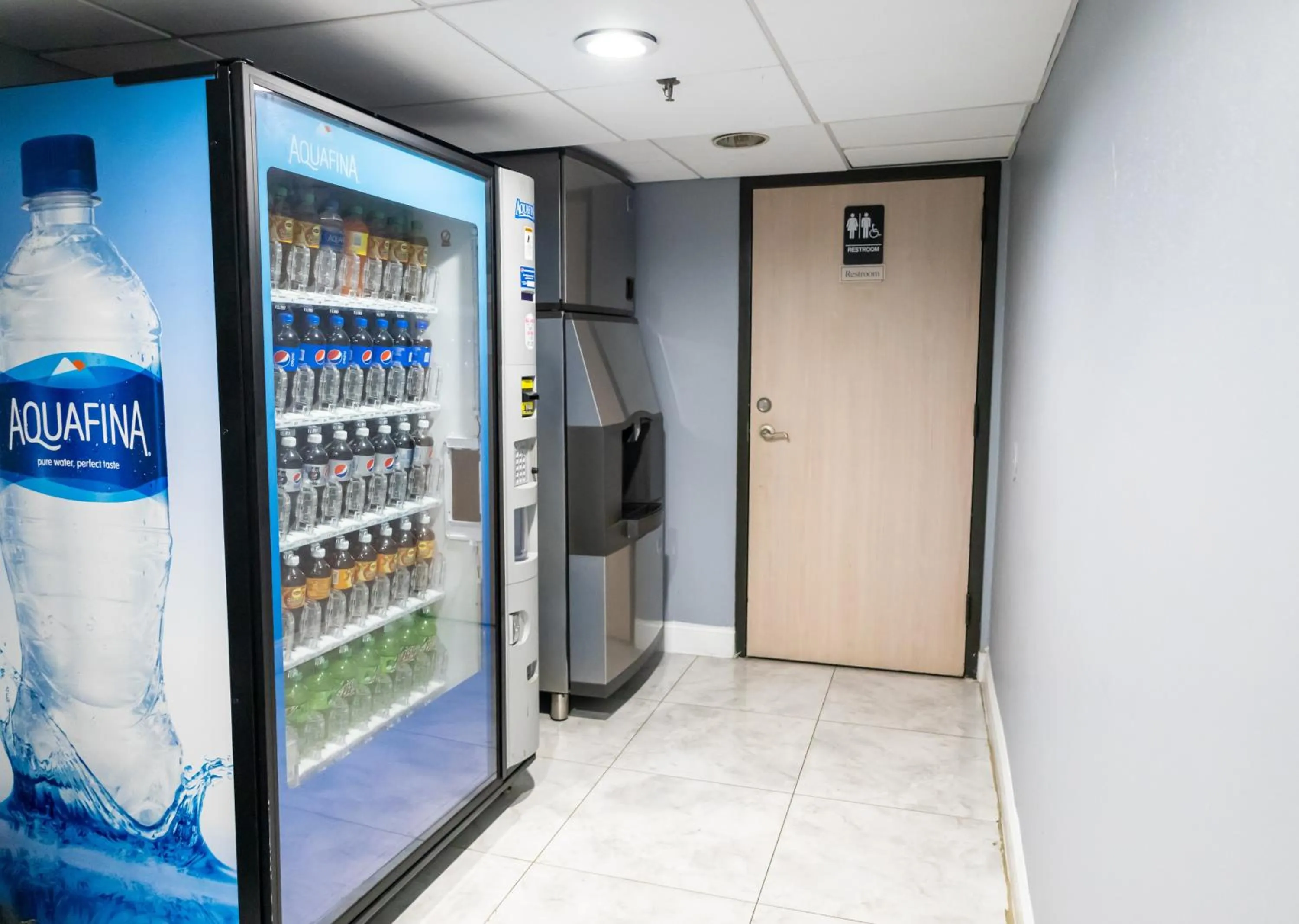 vending machine in Baymont by Wyndham College Park Atlanta Airport South