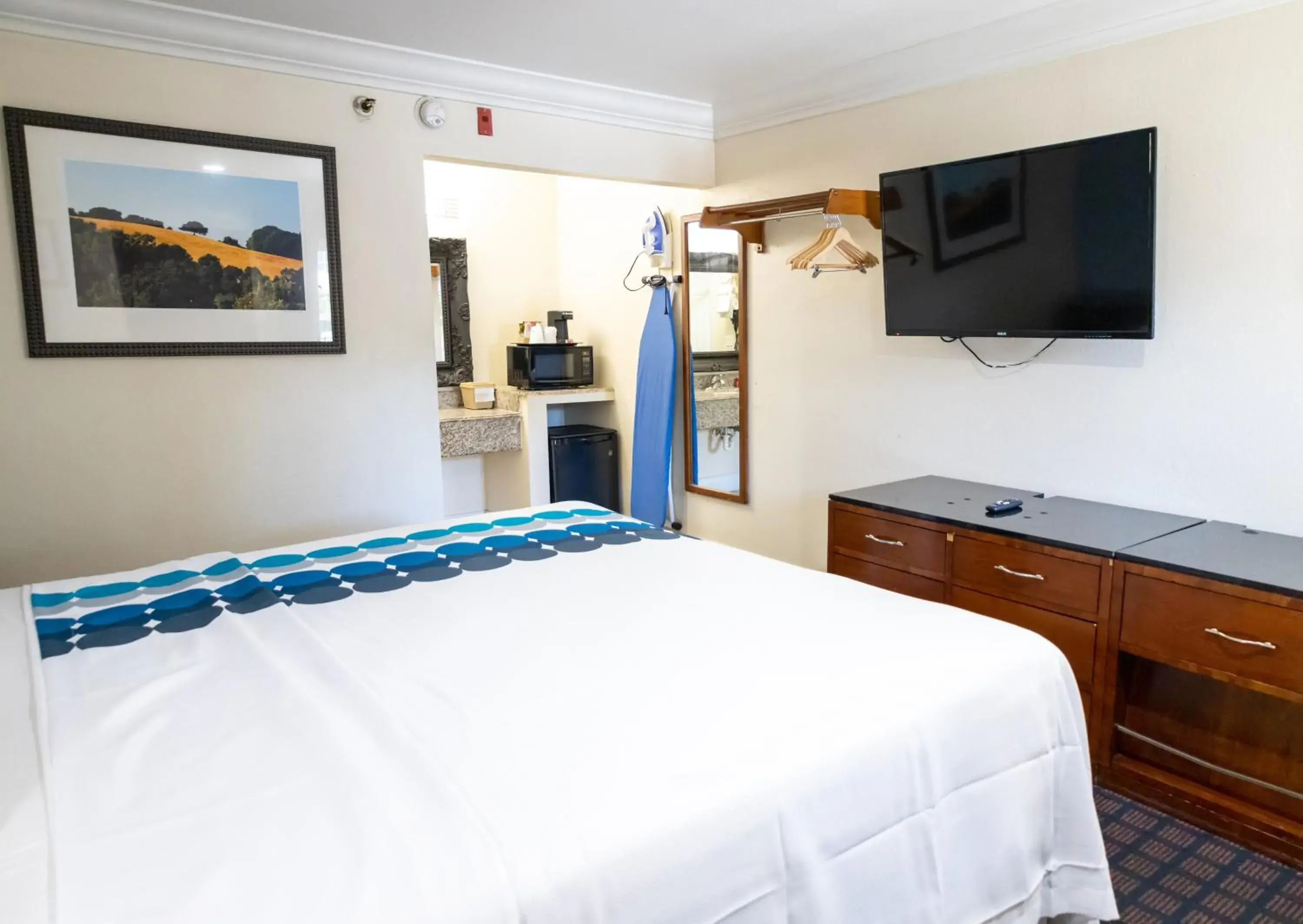 King Room - Non-Smoking in Baymont by Wyndham College Park Atlanta Airport South King Room - Non-Smoking in Baymont by Wyndham College Park Atlanta Airport South