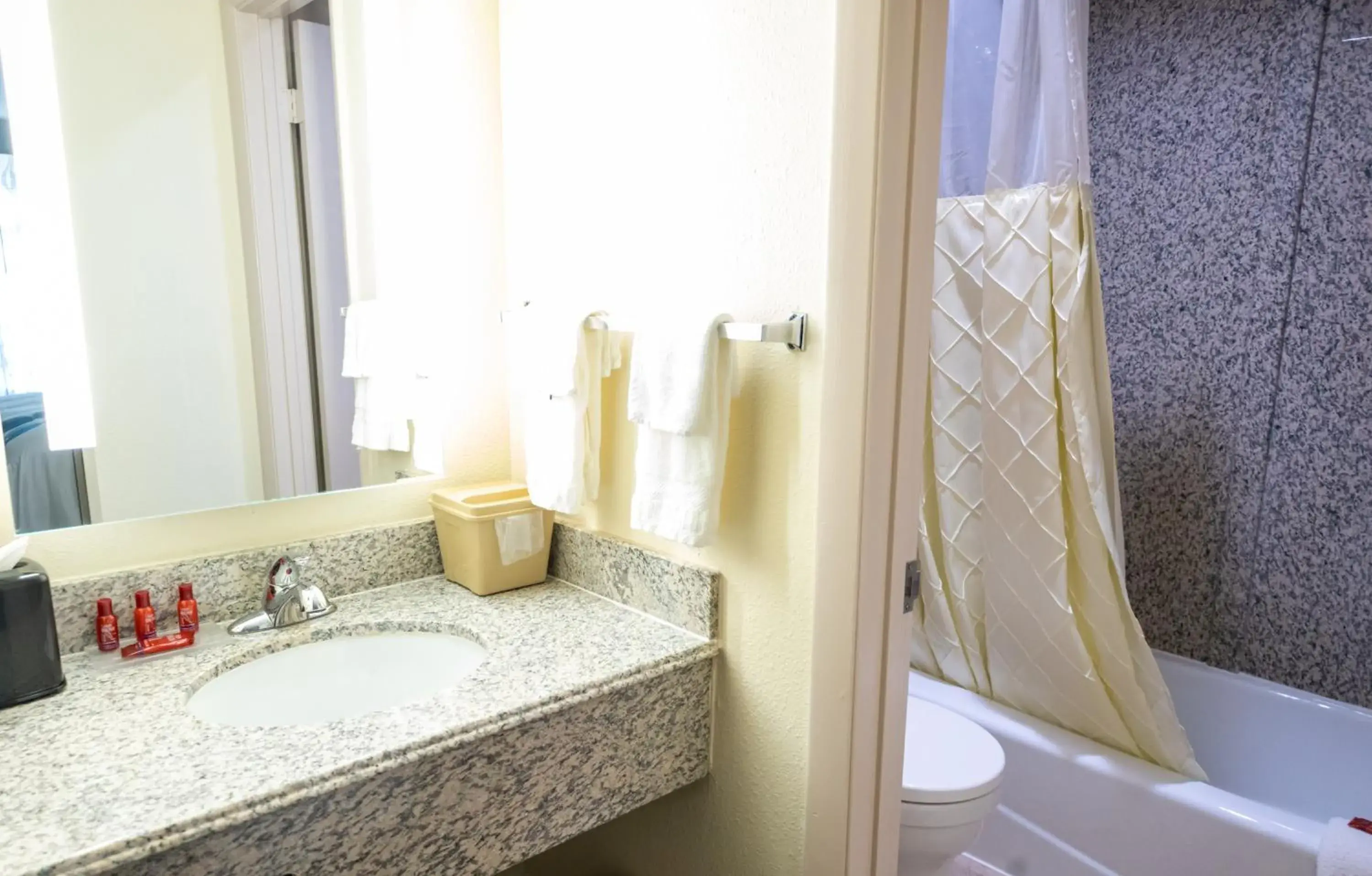 Queen Room with Two Queen Beds - Non-Smoking in Baymont by Wyndham College Park Atlanta Airport South Queen Room with Two Queen Beds - Non-Smoking in Baymont by Wyndham College Park Atlanta Airport South