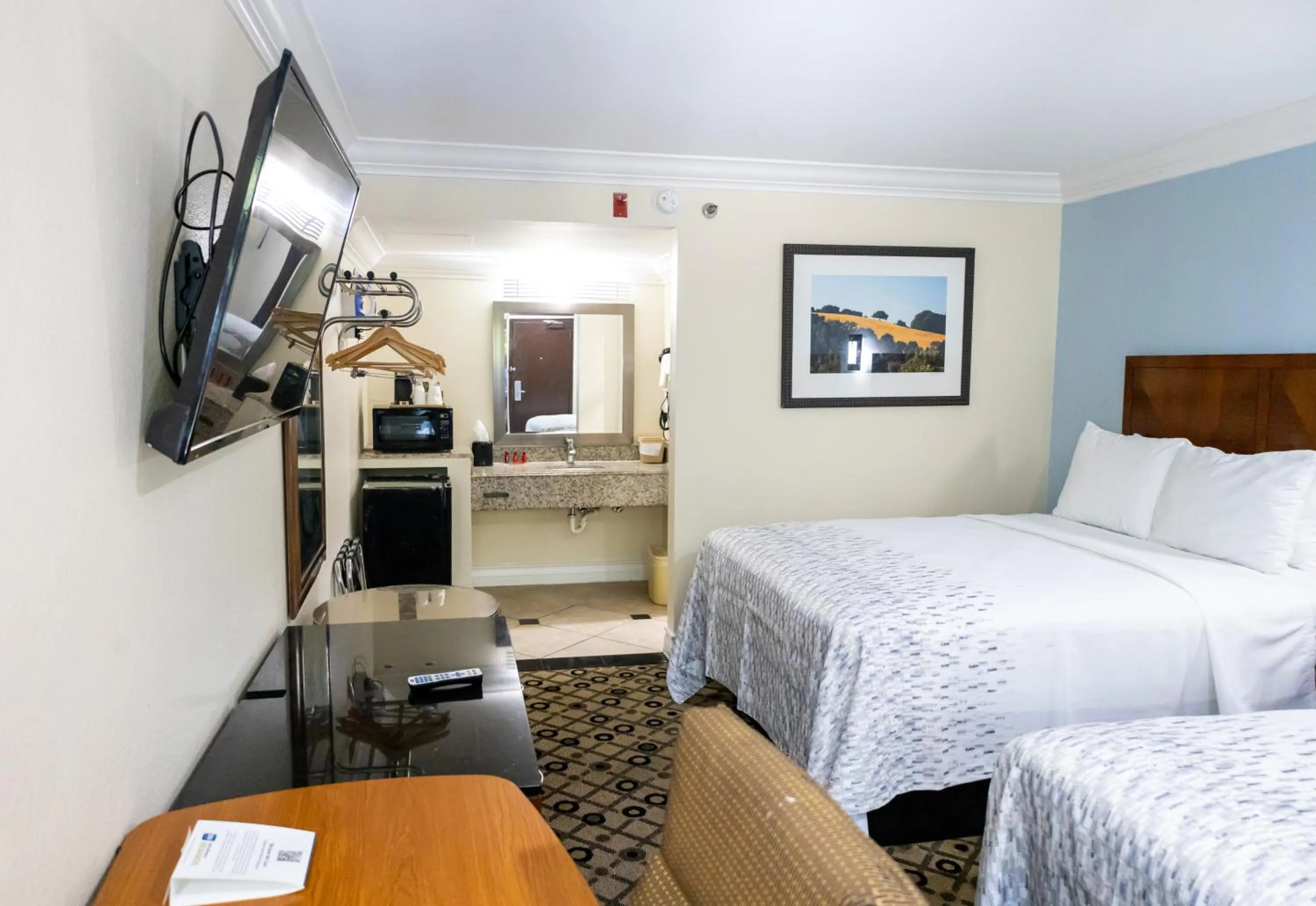 TV and multimedia, Bed in Baymont by Wyndham College Park Atlanta Airport South