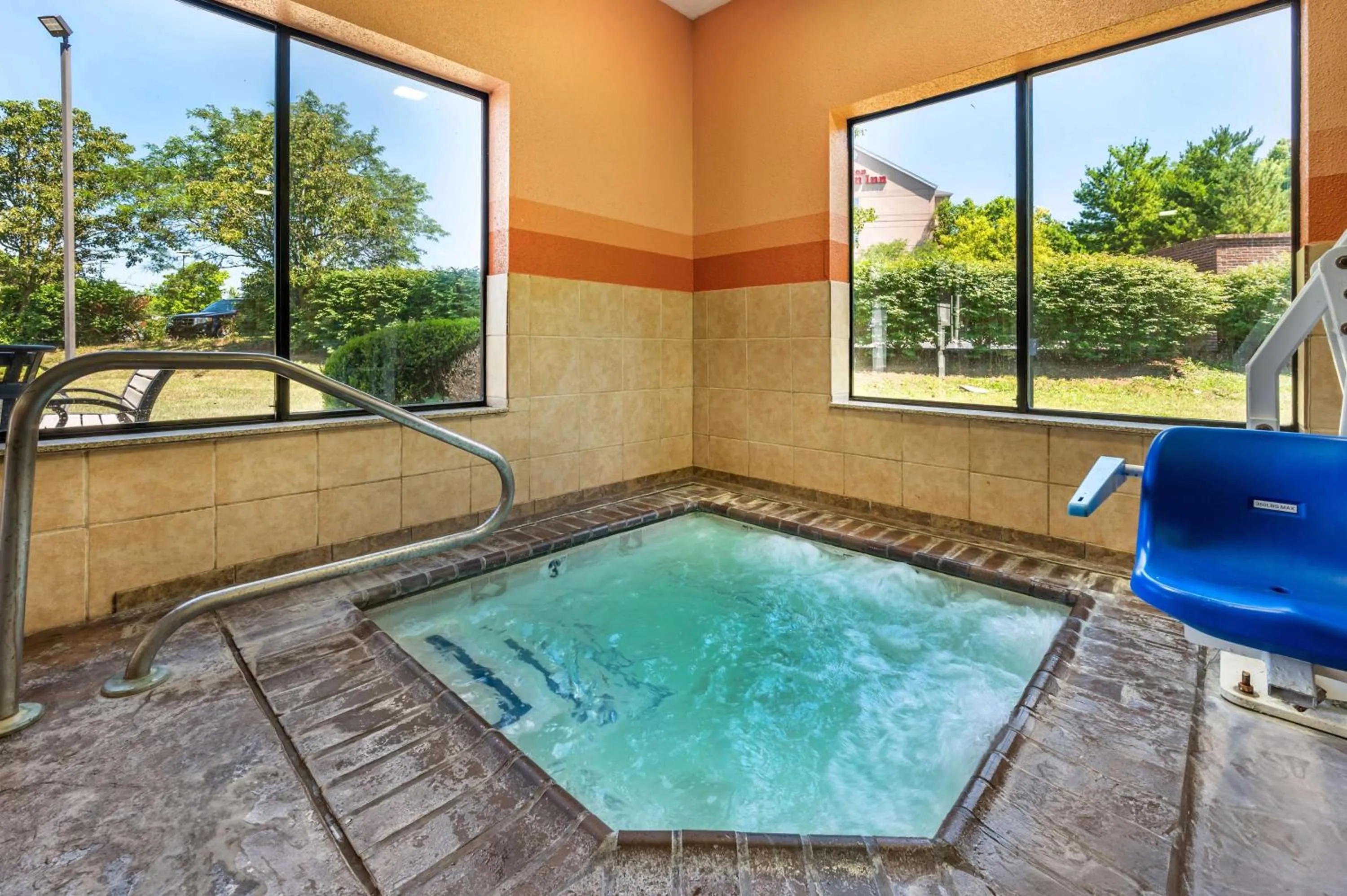 Pool view in Best Western Plus Georgetown Corporate Center Hotel