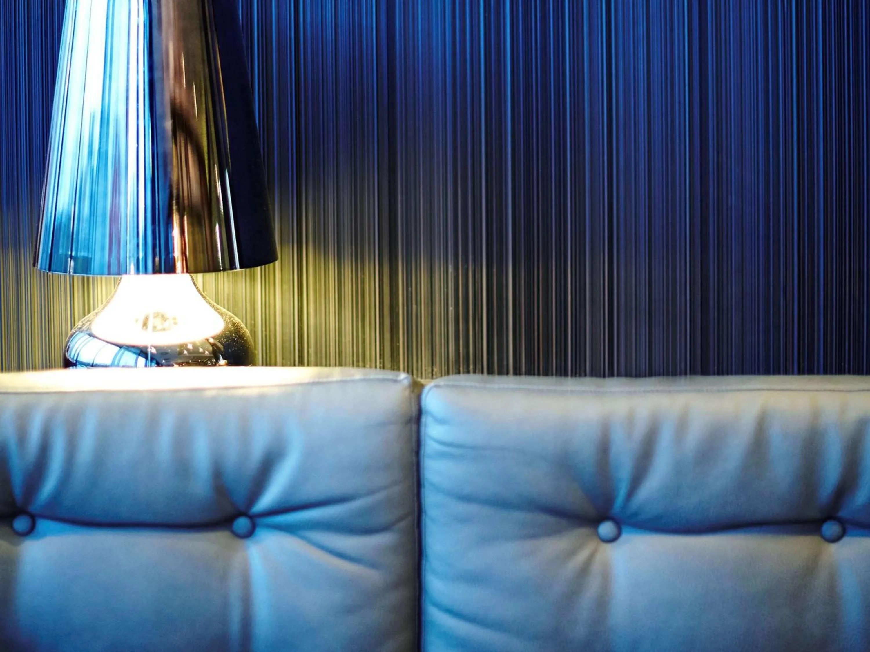 Lounge or bar in Novotel Edinburgh Park