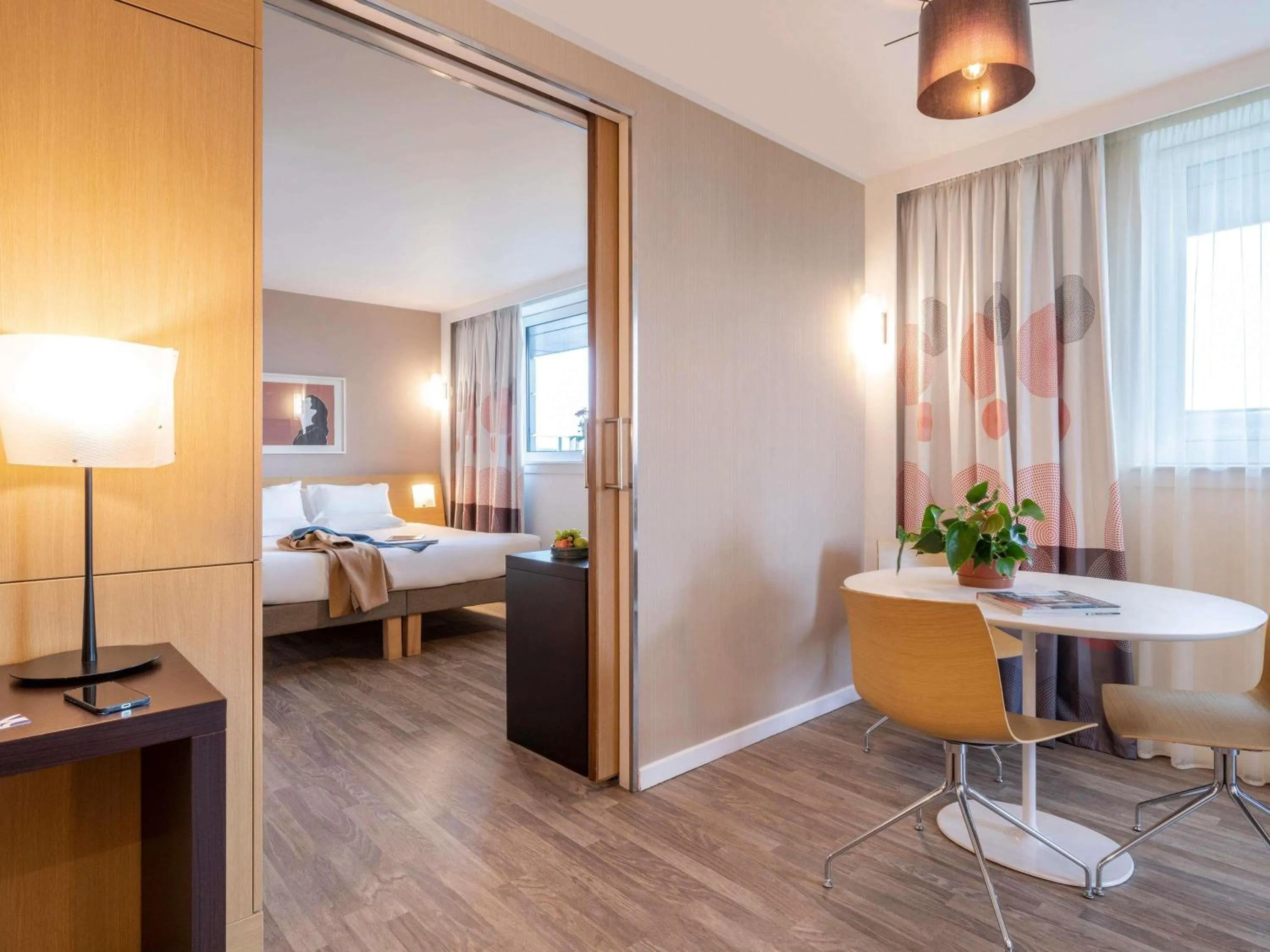 Bedroom, Bed in Novotel Edinburgh Park