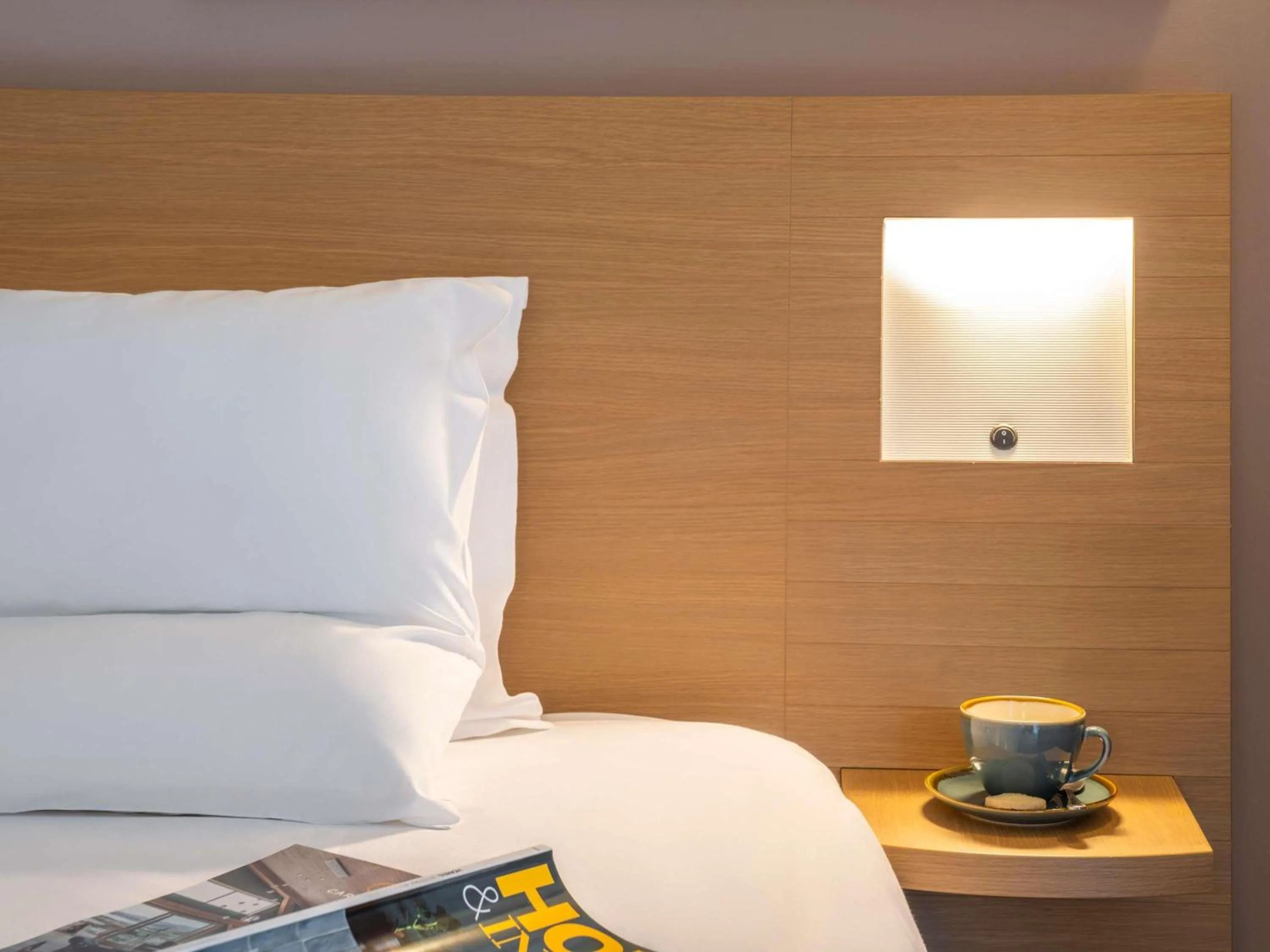 Bedroom, Bed in Novotel Edinburgh Park