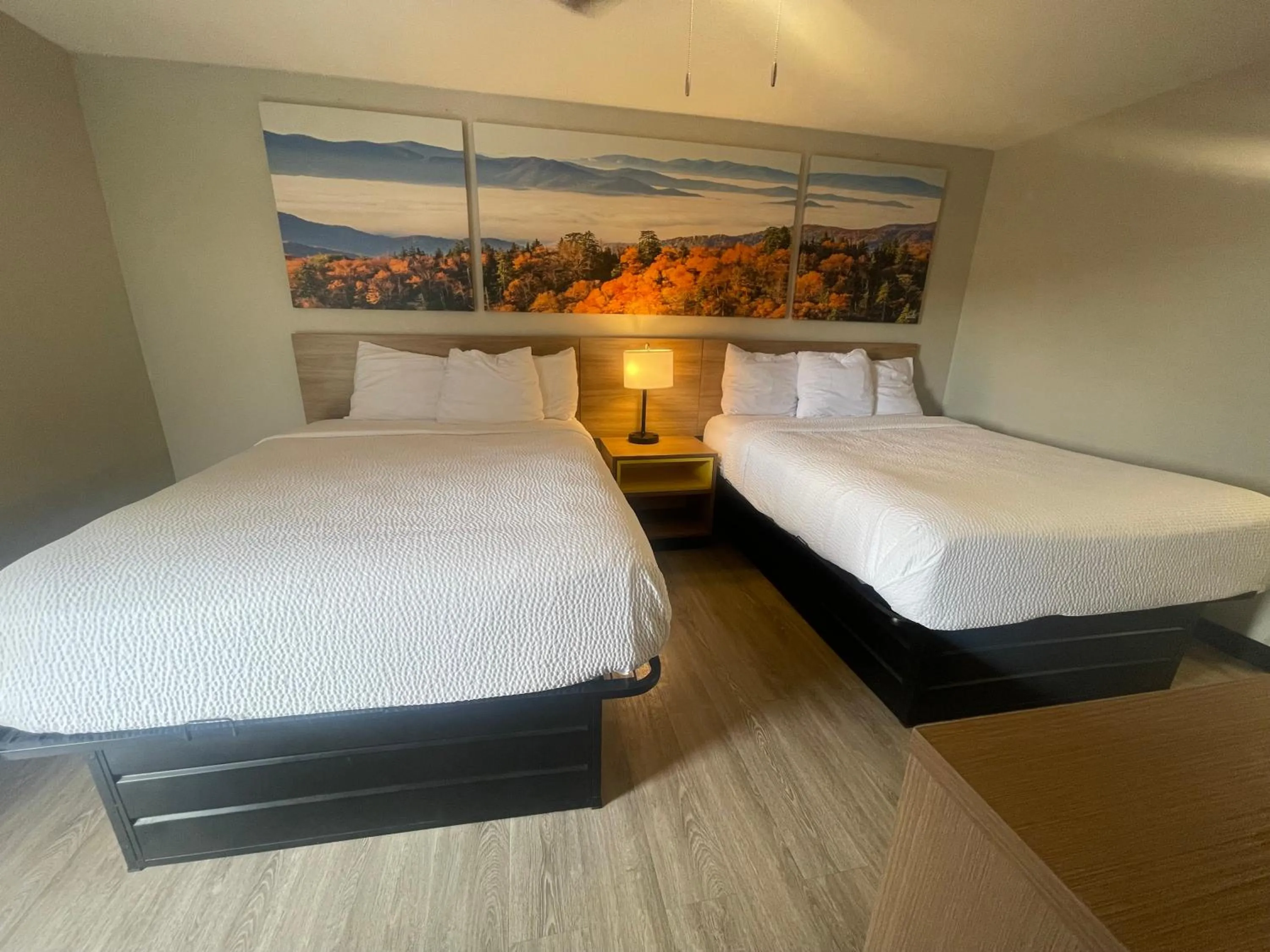 Bed in Days Inn by Wyndham Holladay