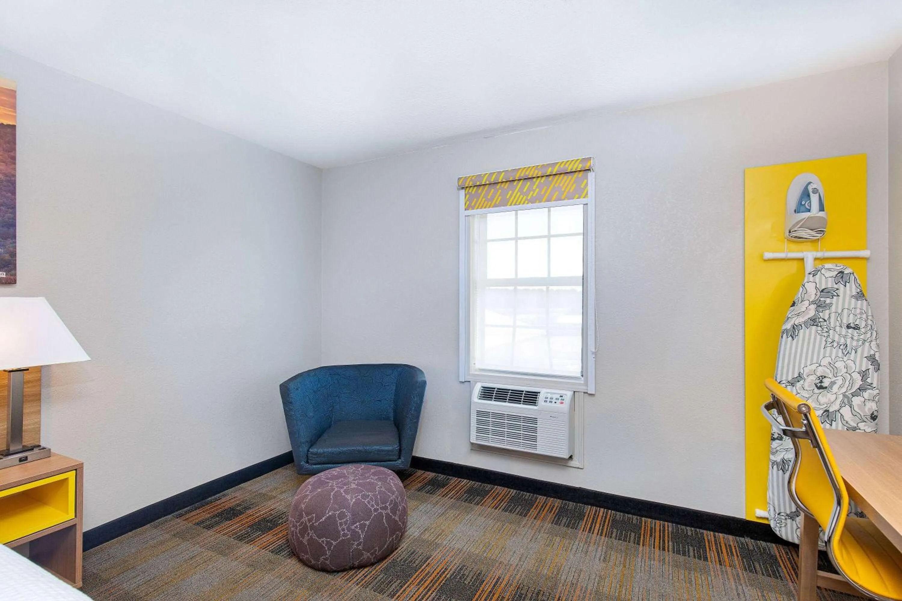 Photo of the whole room in Days Inn by Wyndham Holladay