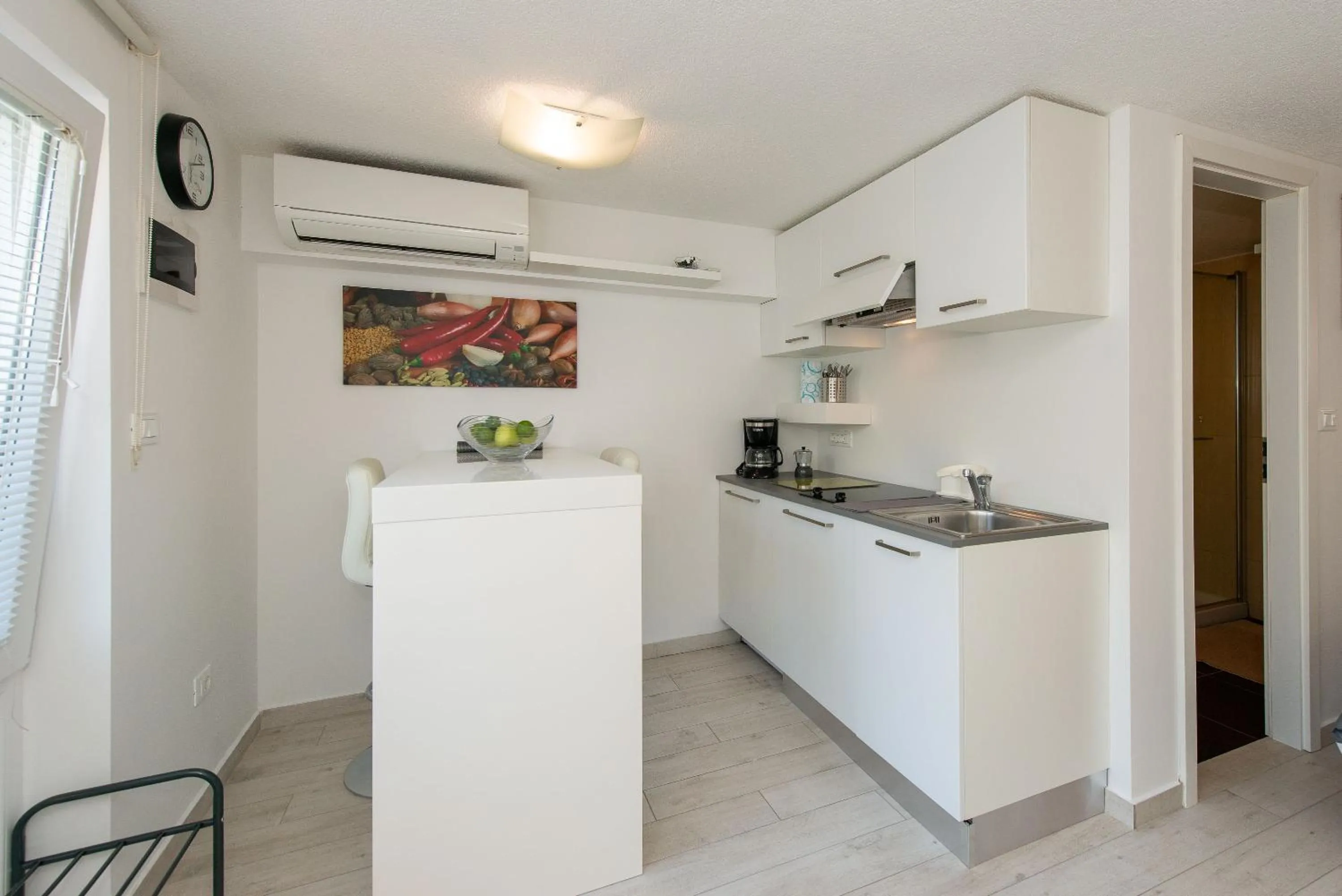 Kitchen or kitchenette in Studio City Garden