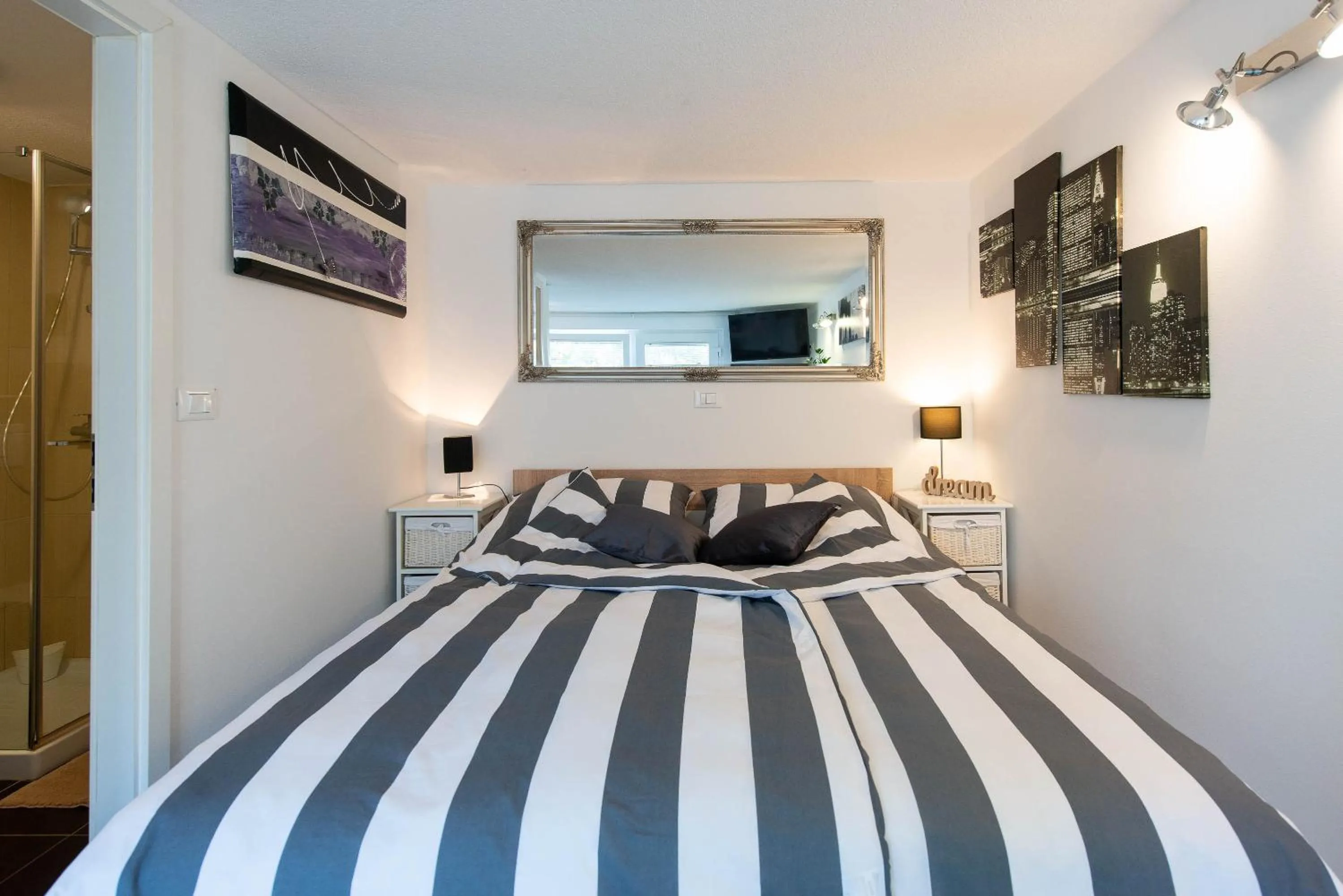 Bed in Studio City Garden
