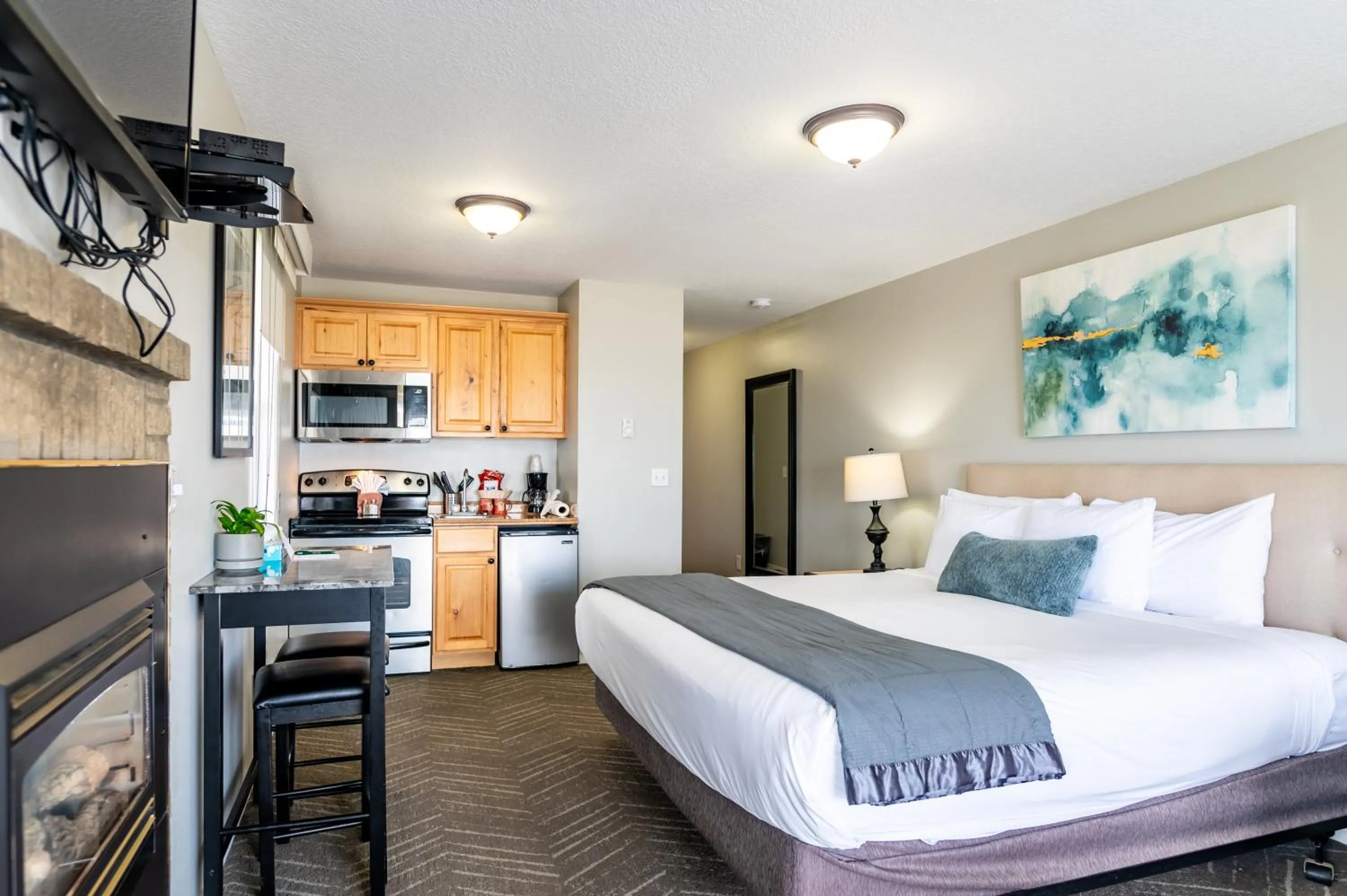 Bed in Inn at the Prom Oceanfront