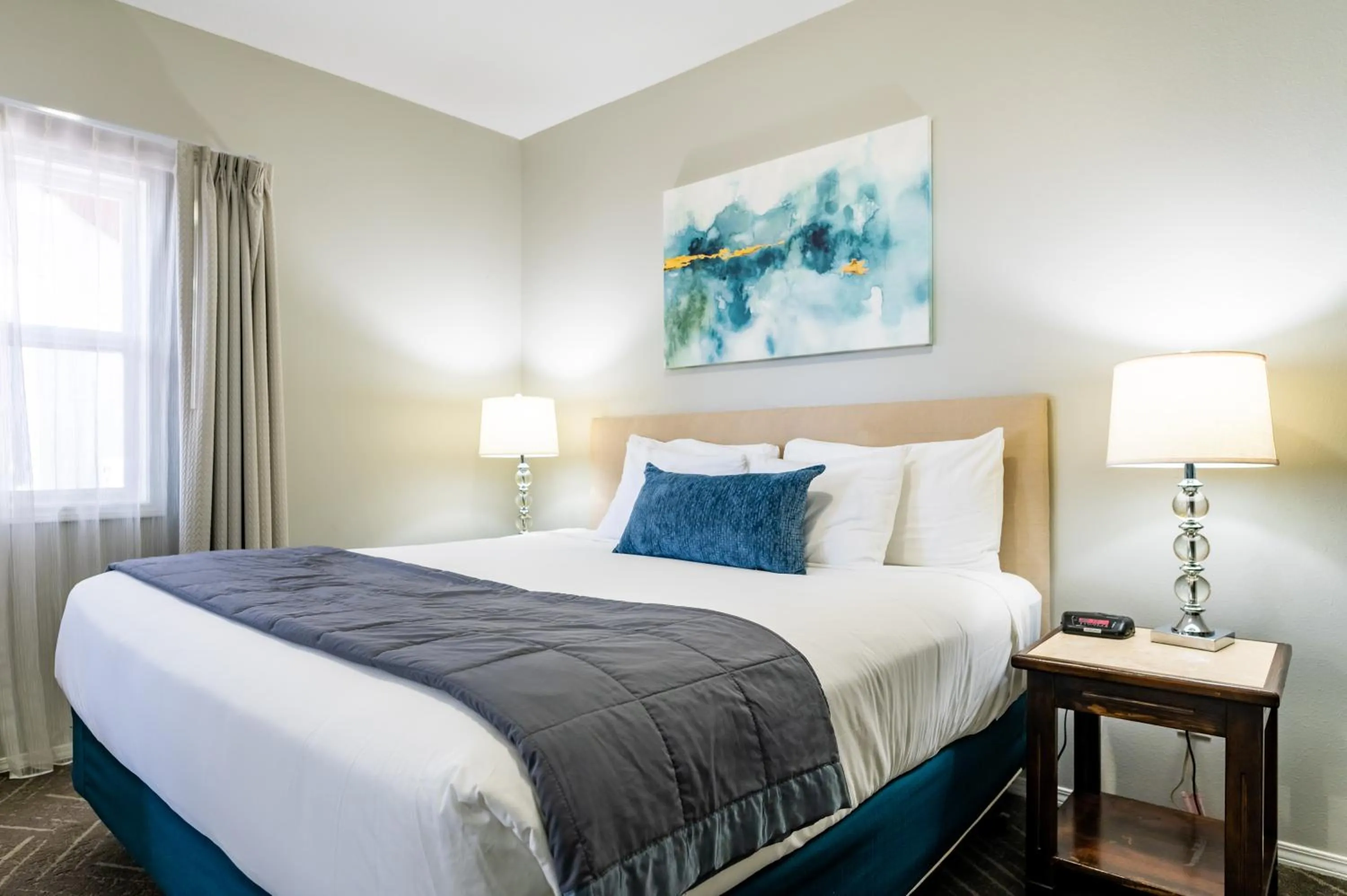 Bed in Inn at the Prom Oceanfront