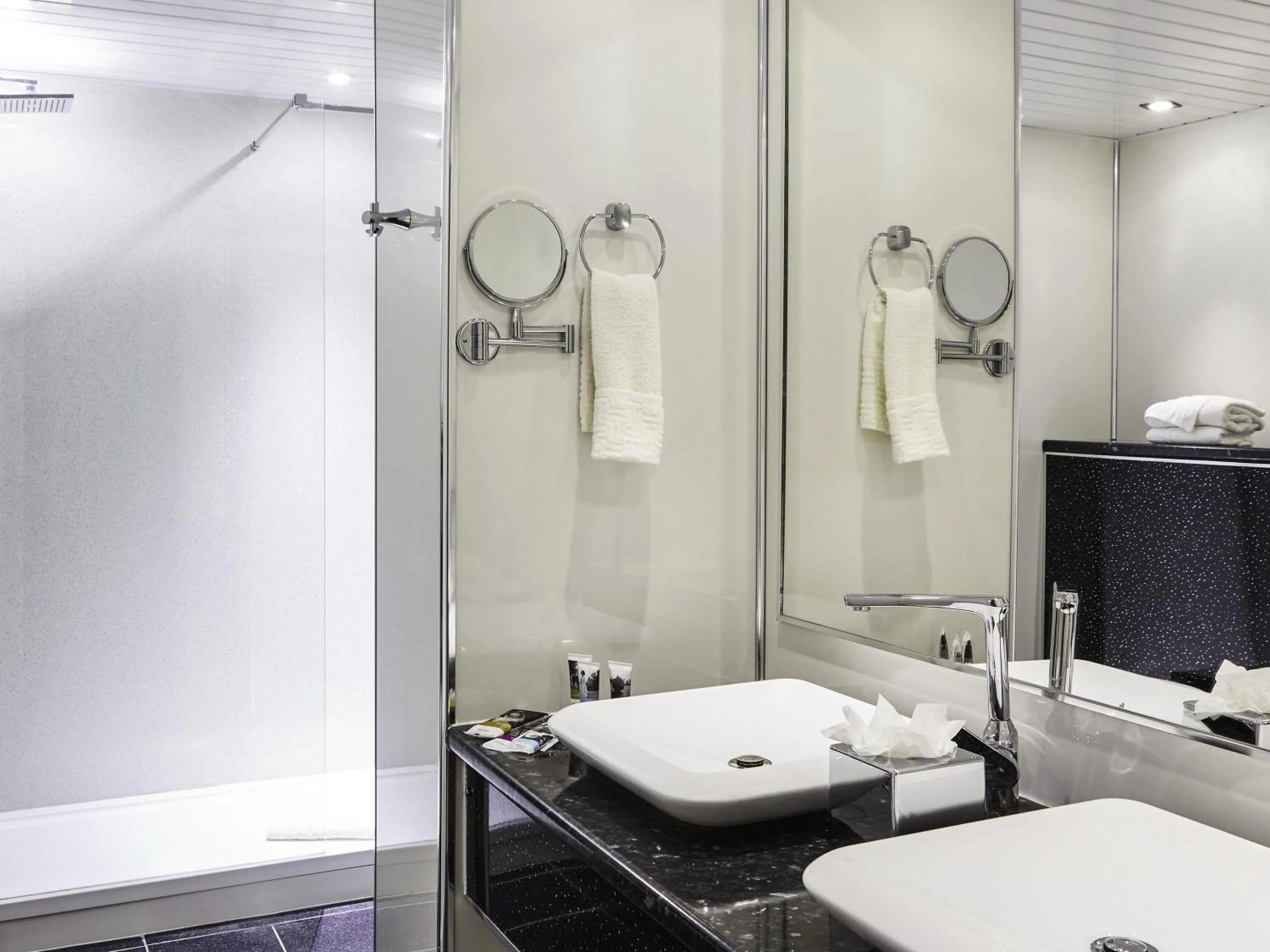 Bedroom in Mercure St Helens