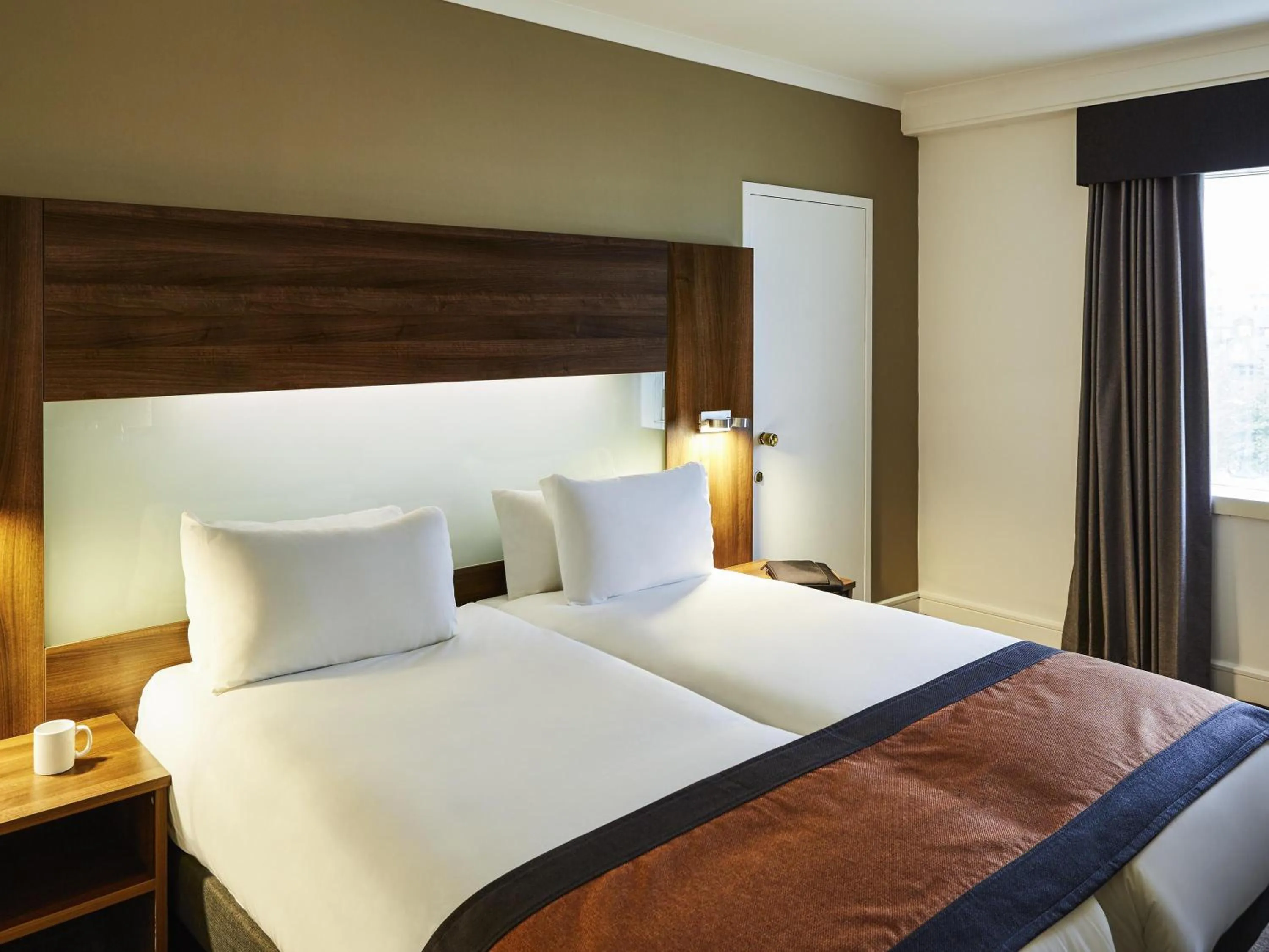 Bedroom, Bed in Mercure St Helens