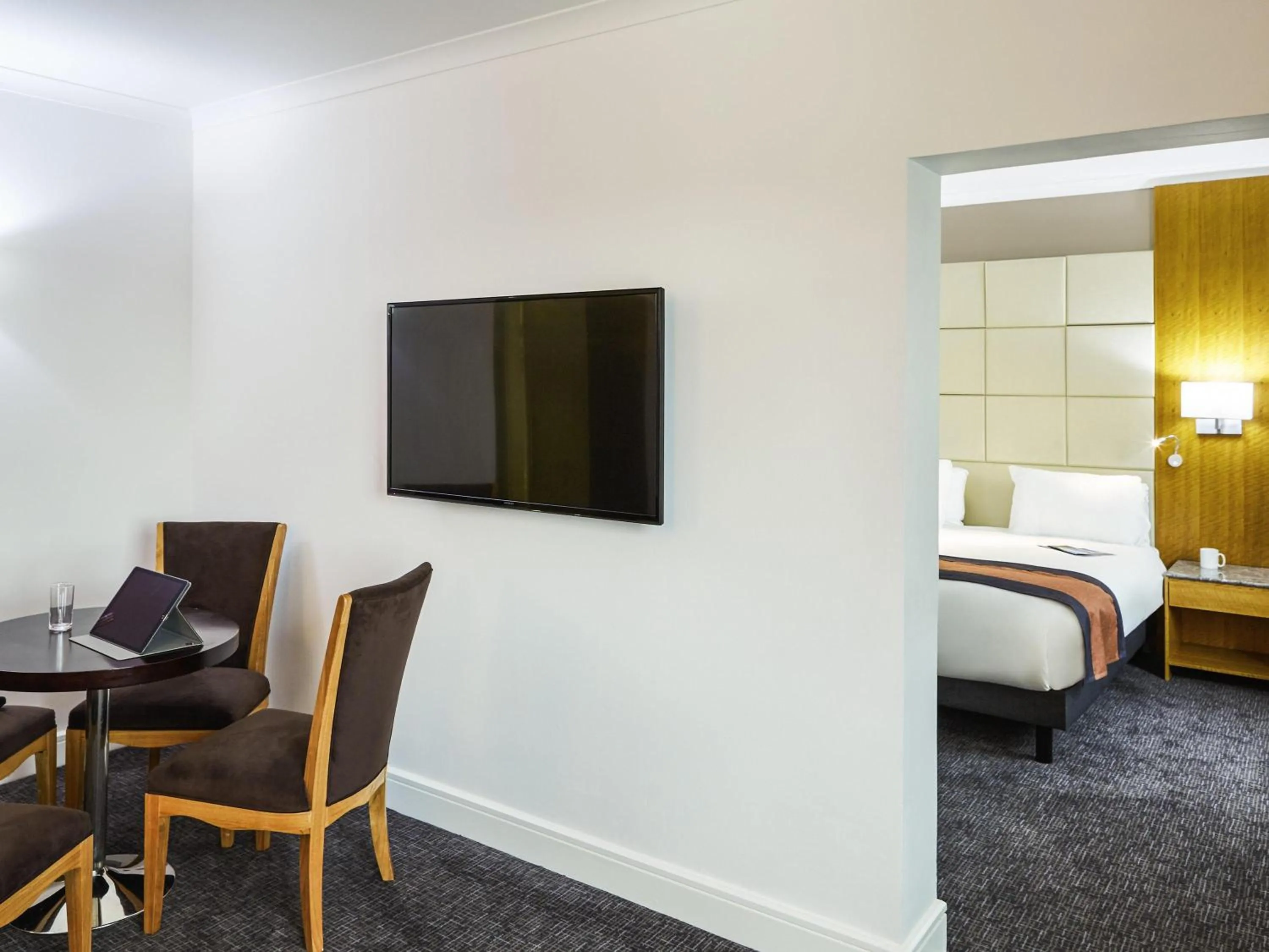 Bedroom, Bed in Mercure St Helens