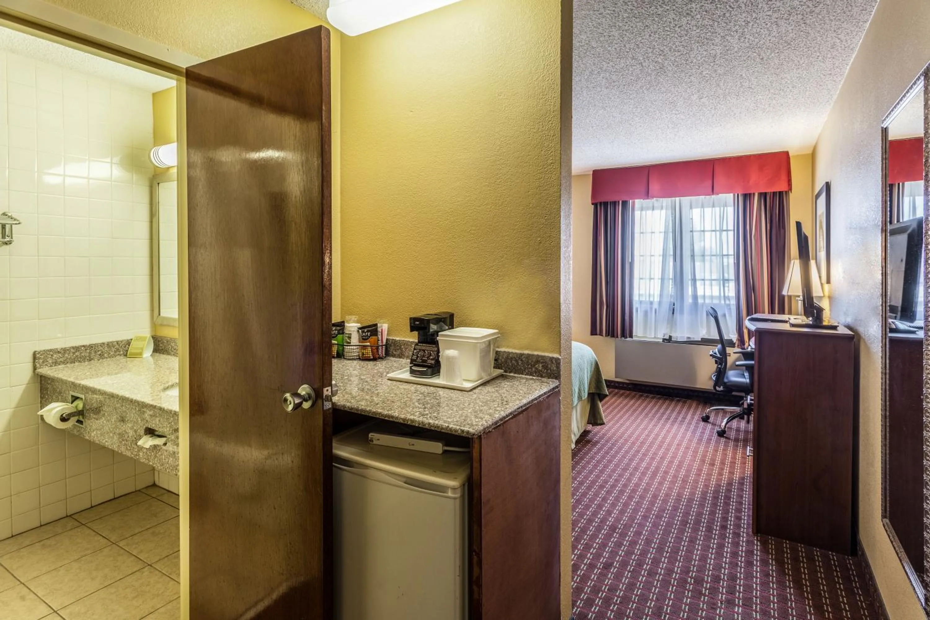 Bedroom in Quality Inn & Suites Lincoln South