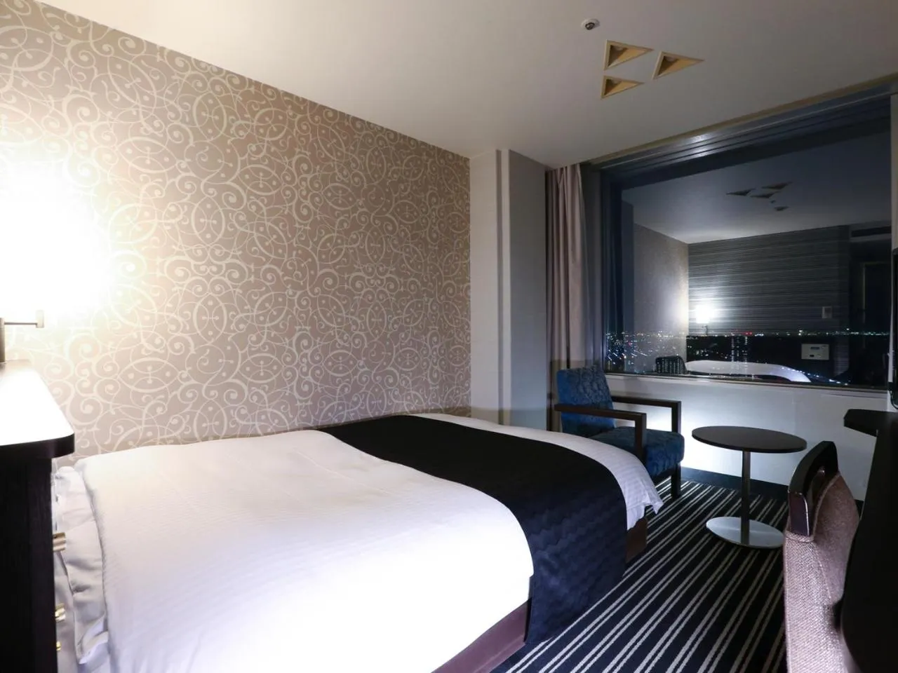 Bed in APA Hotel & Resort Tokyo Bay Makuhari