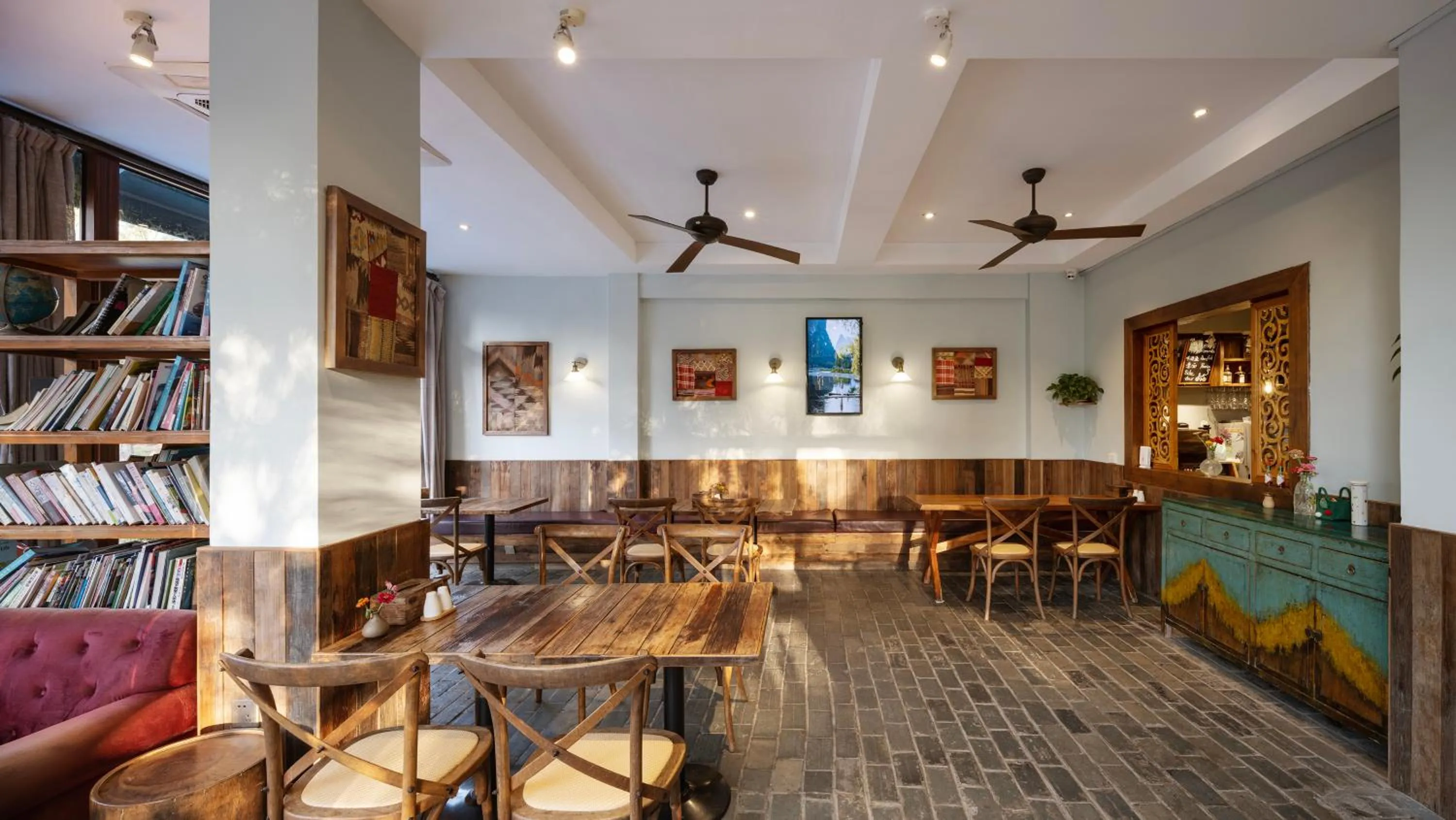 Restaurant/places to eat in Moondance Boutique Resort