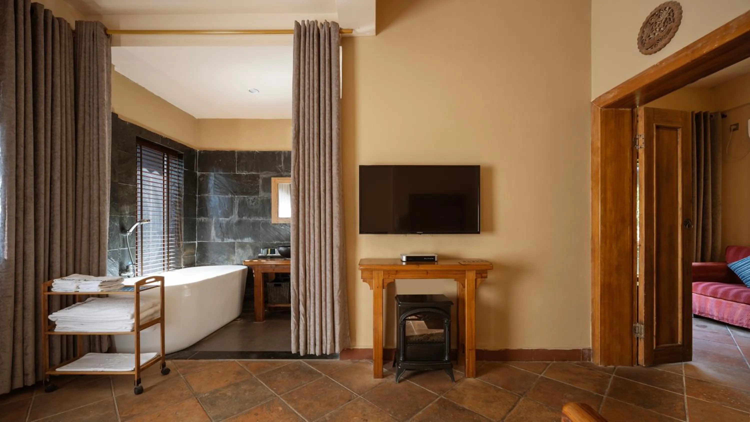 TV and multimedia in Moondance Boutique Resort