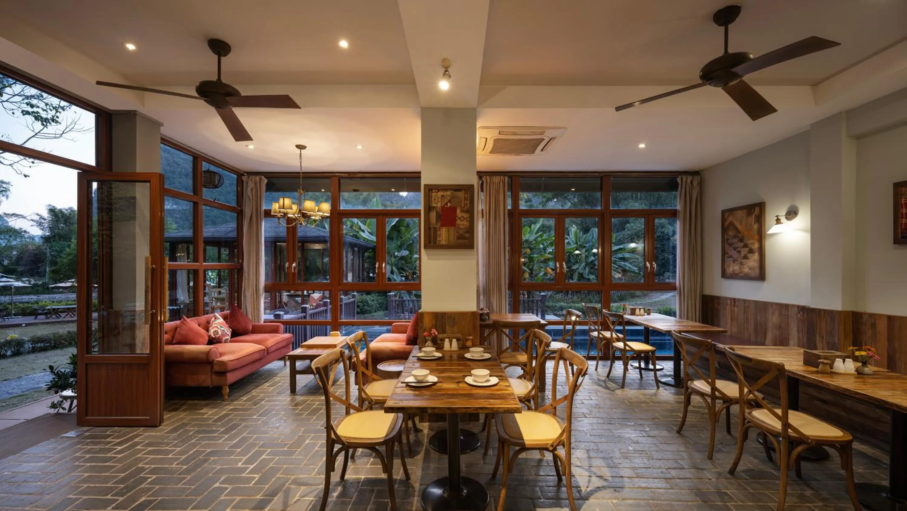 Restaurant/places to eat in Moondance Boutique Resort