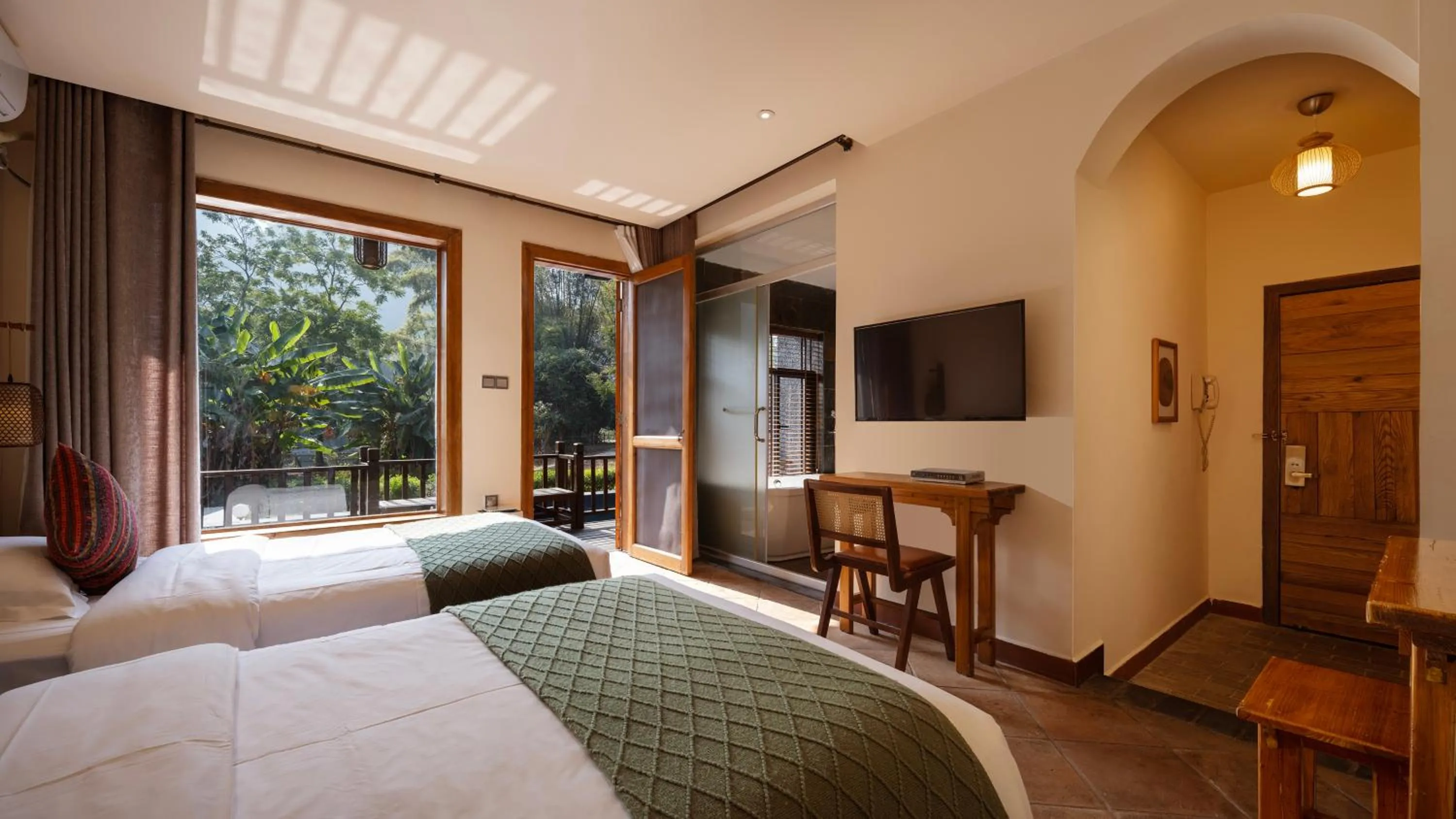 TV and multimedia, Bed in Moondance Boutique Resort