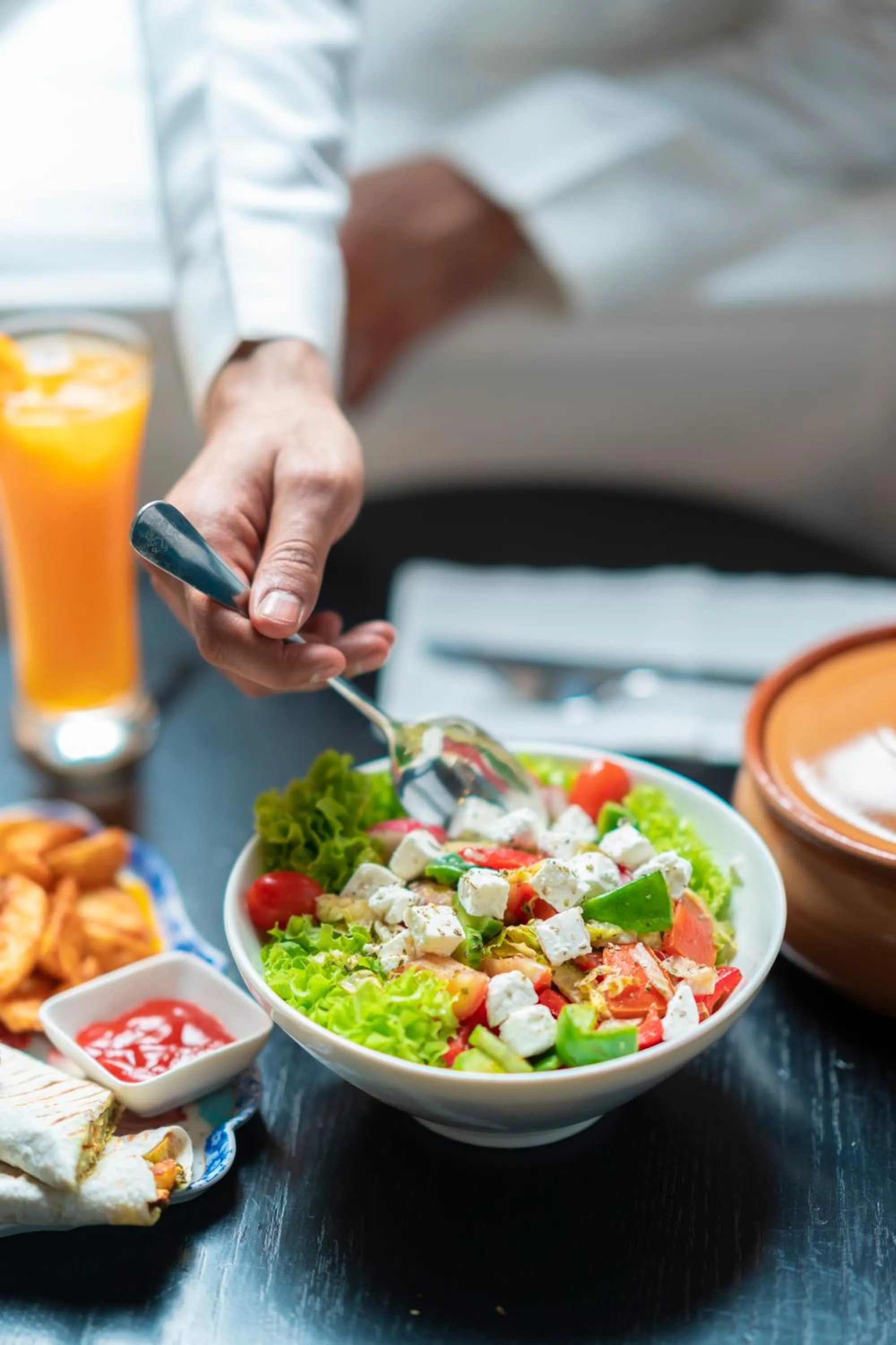 Restaurant/places to eat in Gulanar Hotel