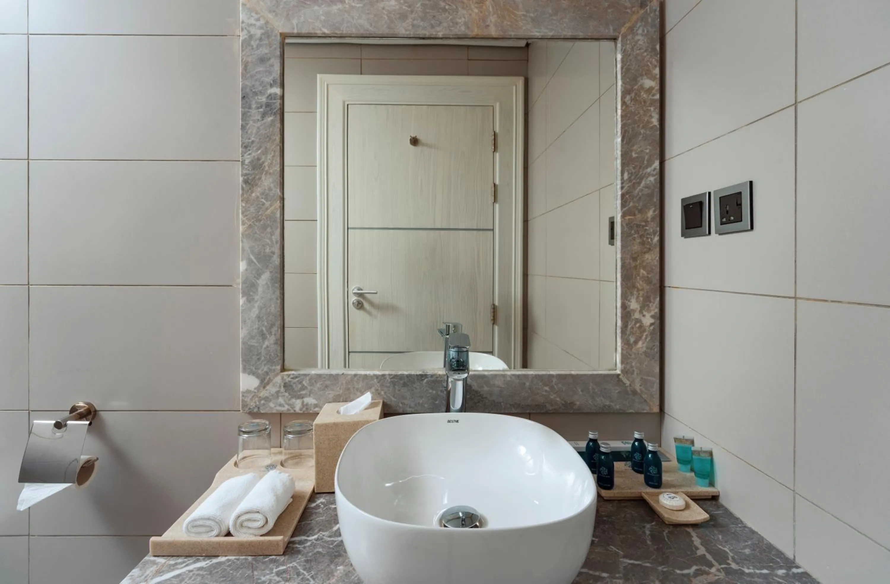 Bathroom in Gulanar Hotel