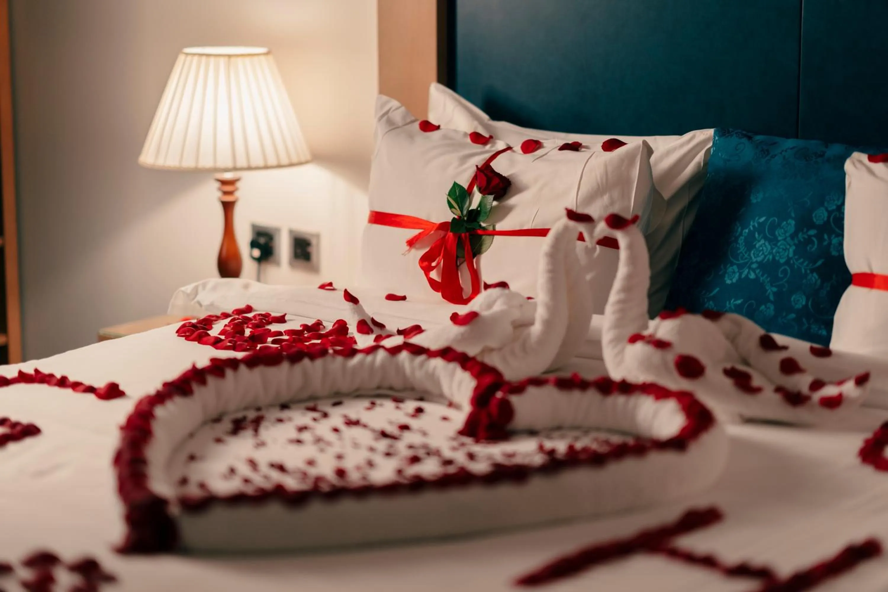 wedding, Bed in Gulanar Hotel