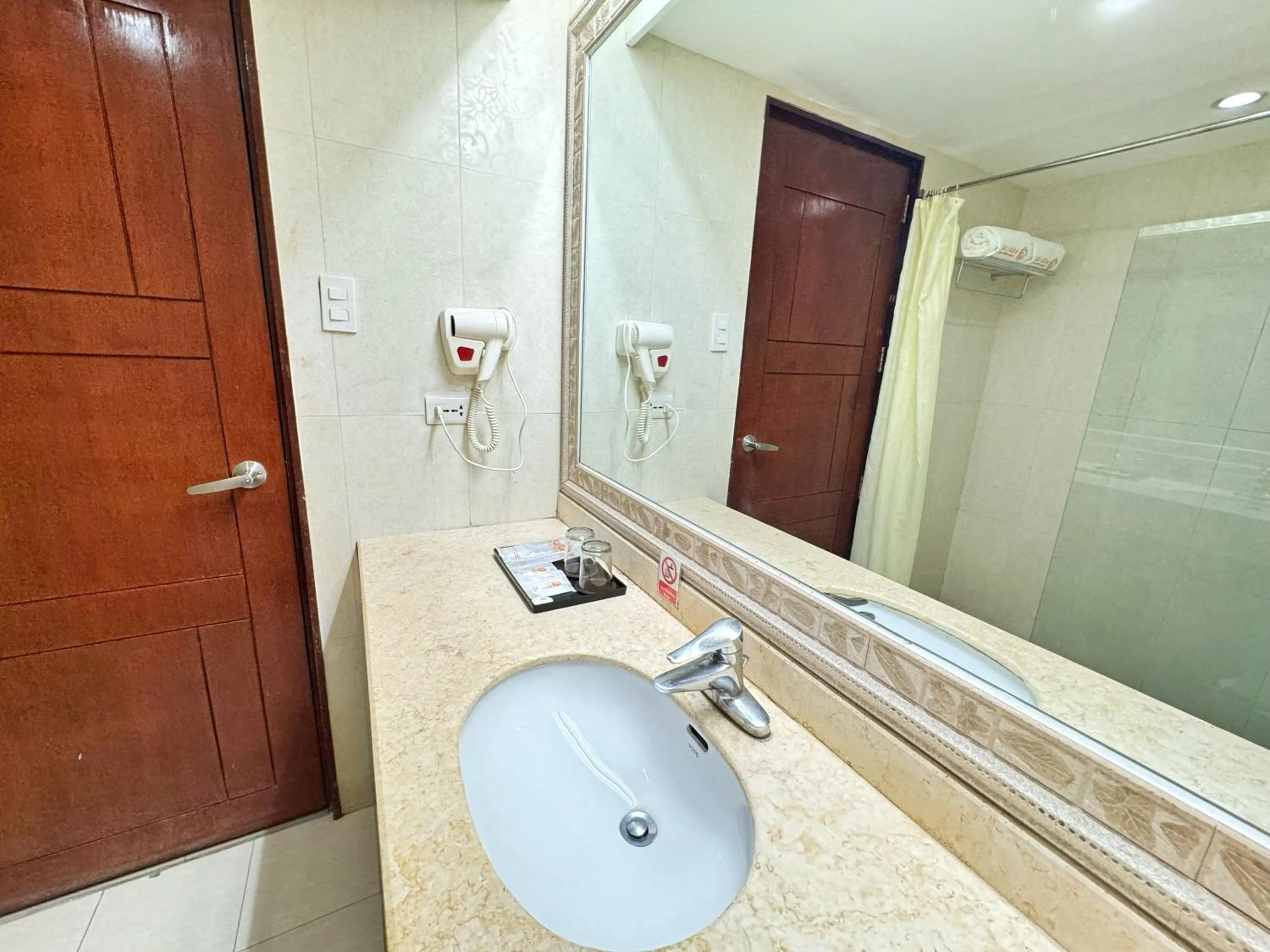 Shower in Golden Phoenix Hotel Boracay