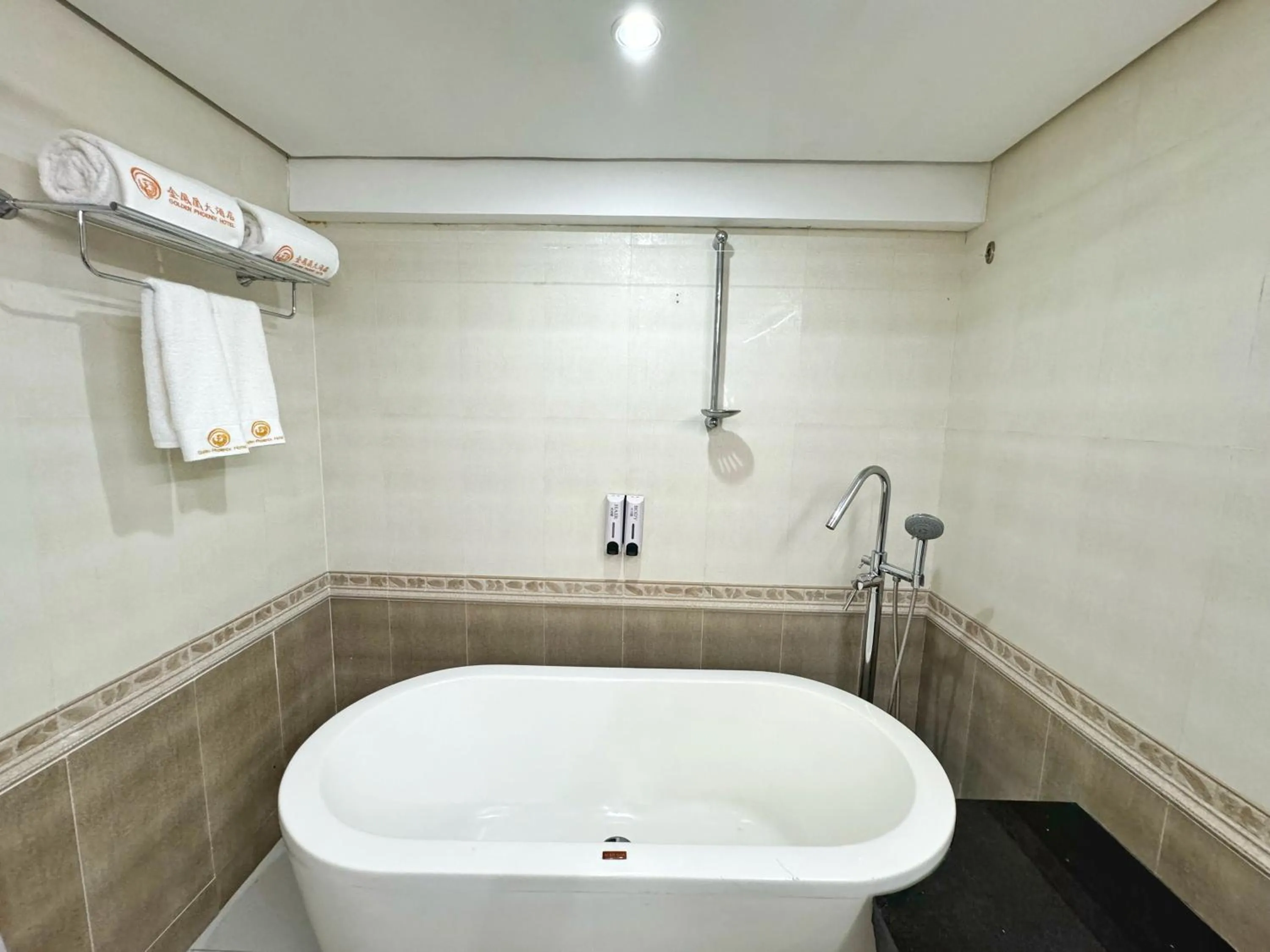 Bathroom in Golden Phoenix Hotel Boracay