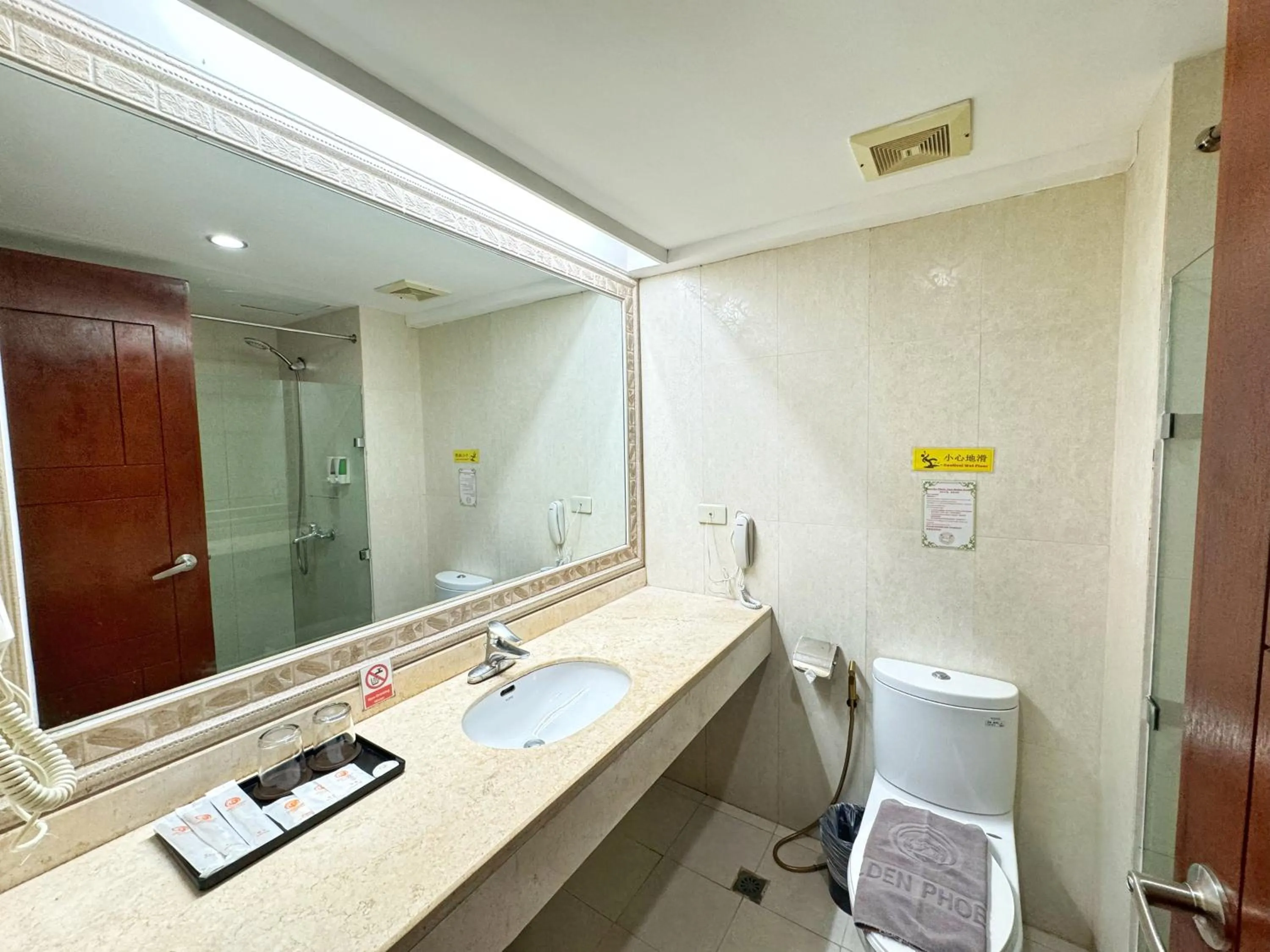 Bathroom in Golden Phoenix Hotel Boracay