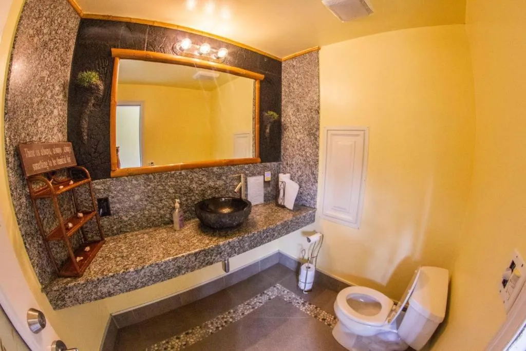 Bathroom in Hawaiian Sanctuary Eco Retreat Center