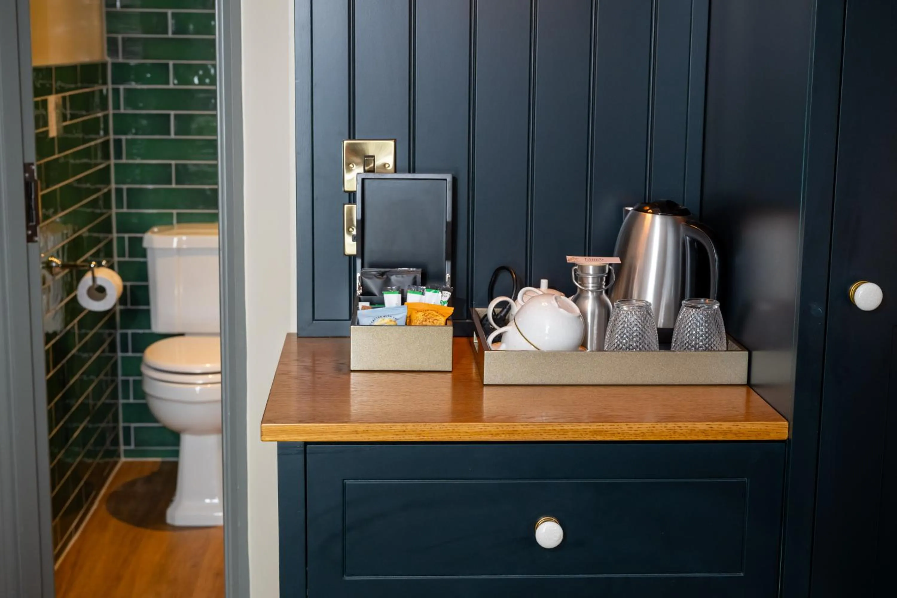 Coffee/tea facilities in Wheatsheaf Hotel by Chef & Brewer Collection