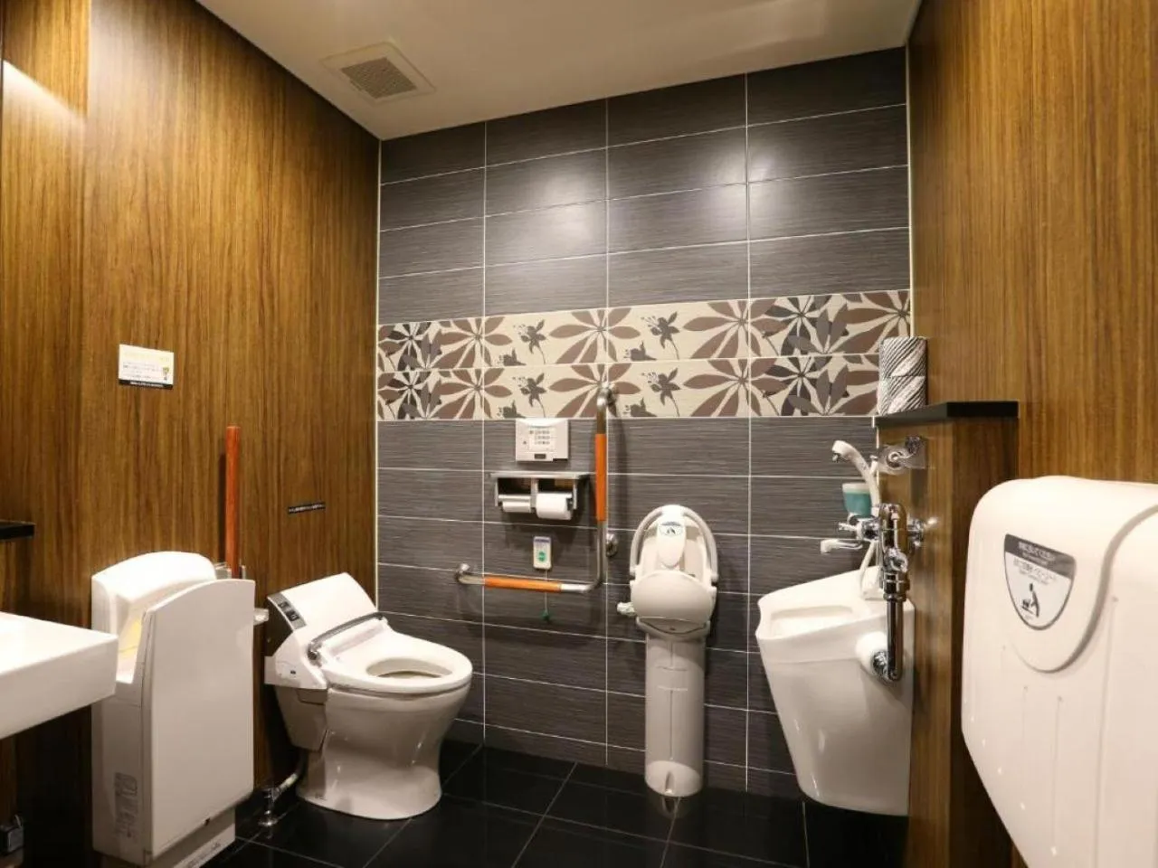 Toilet in APA Hotel Tsukiji Ekiminami