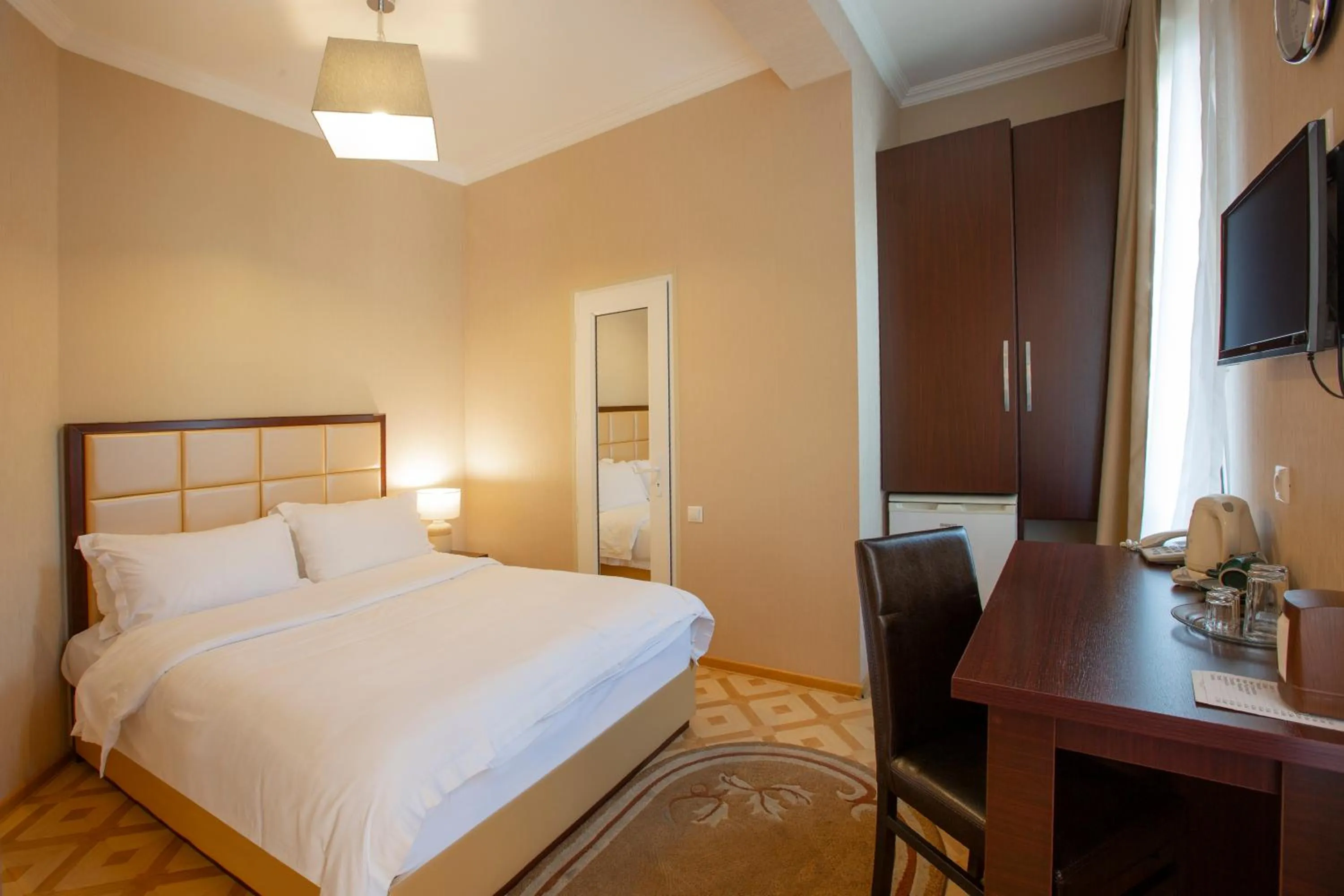 Photo of the whole room in GTM Kapan