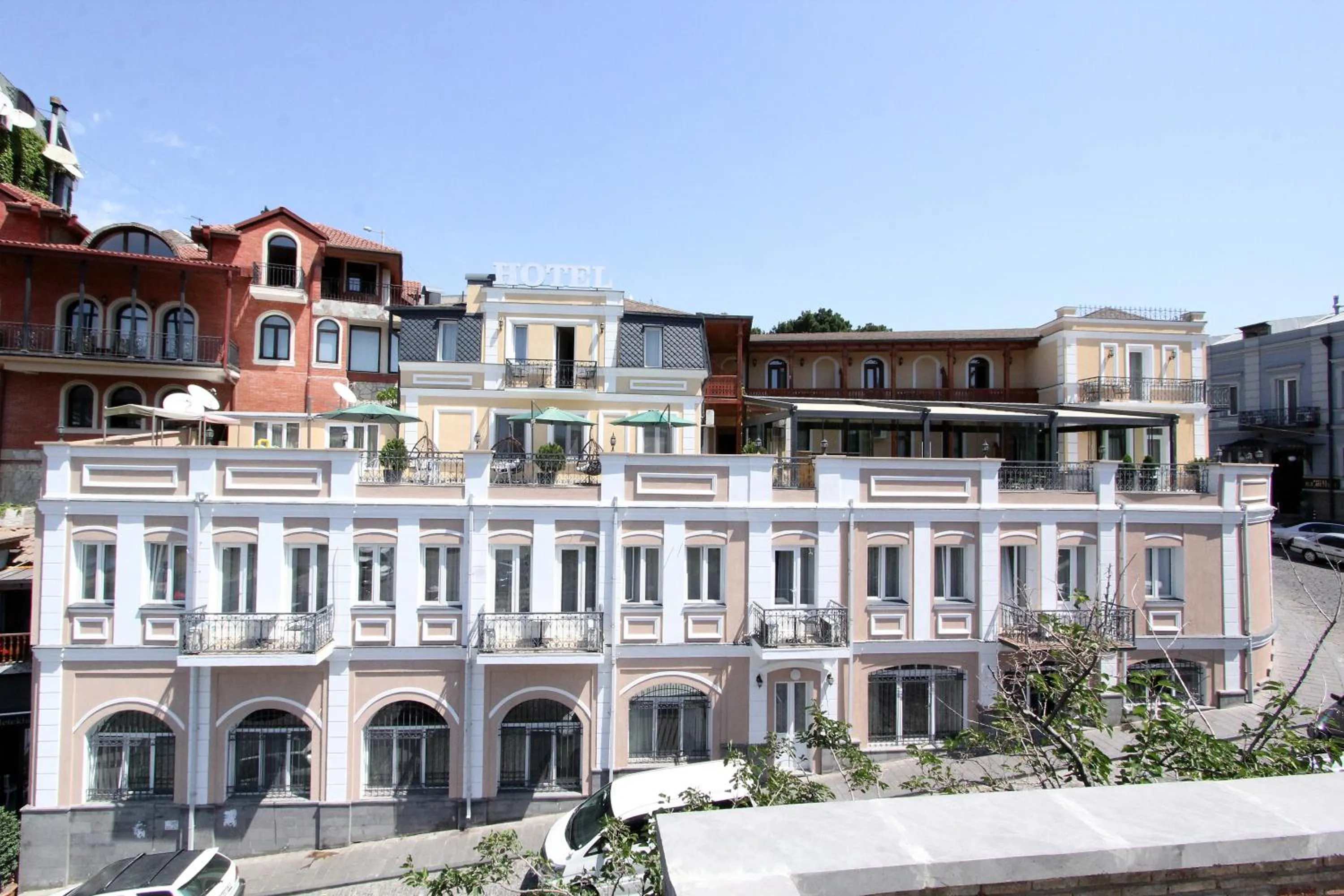 Facade/entrance in GTM Kapan