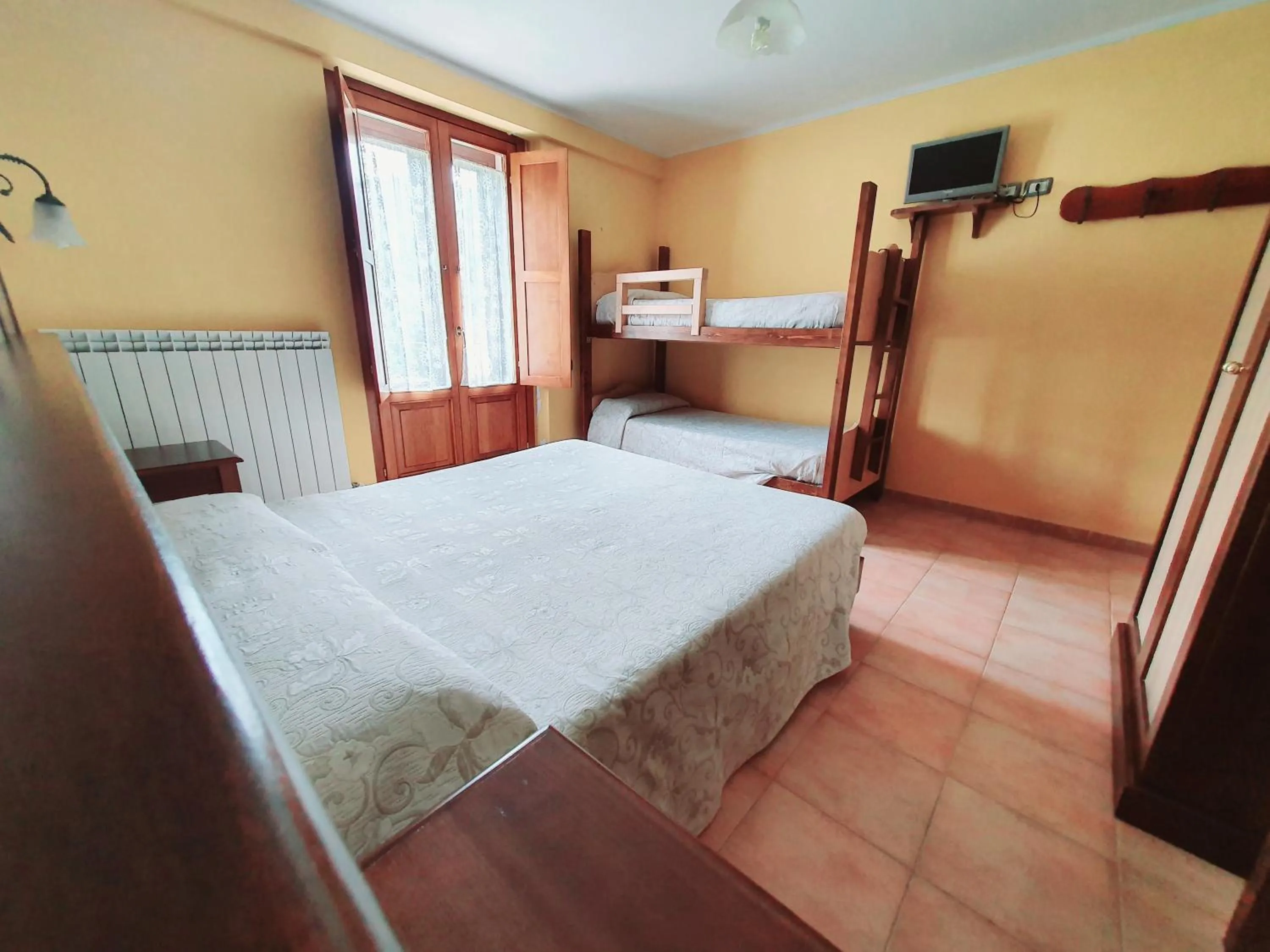Bed in Albergo del Sangro