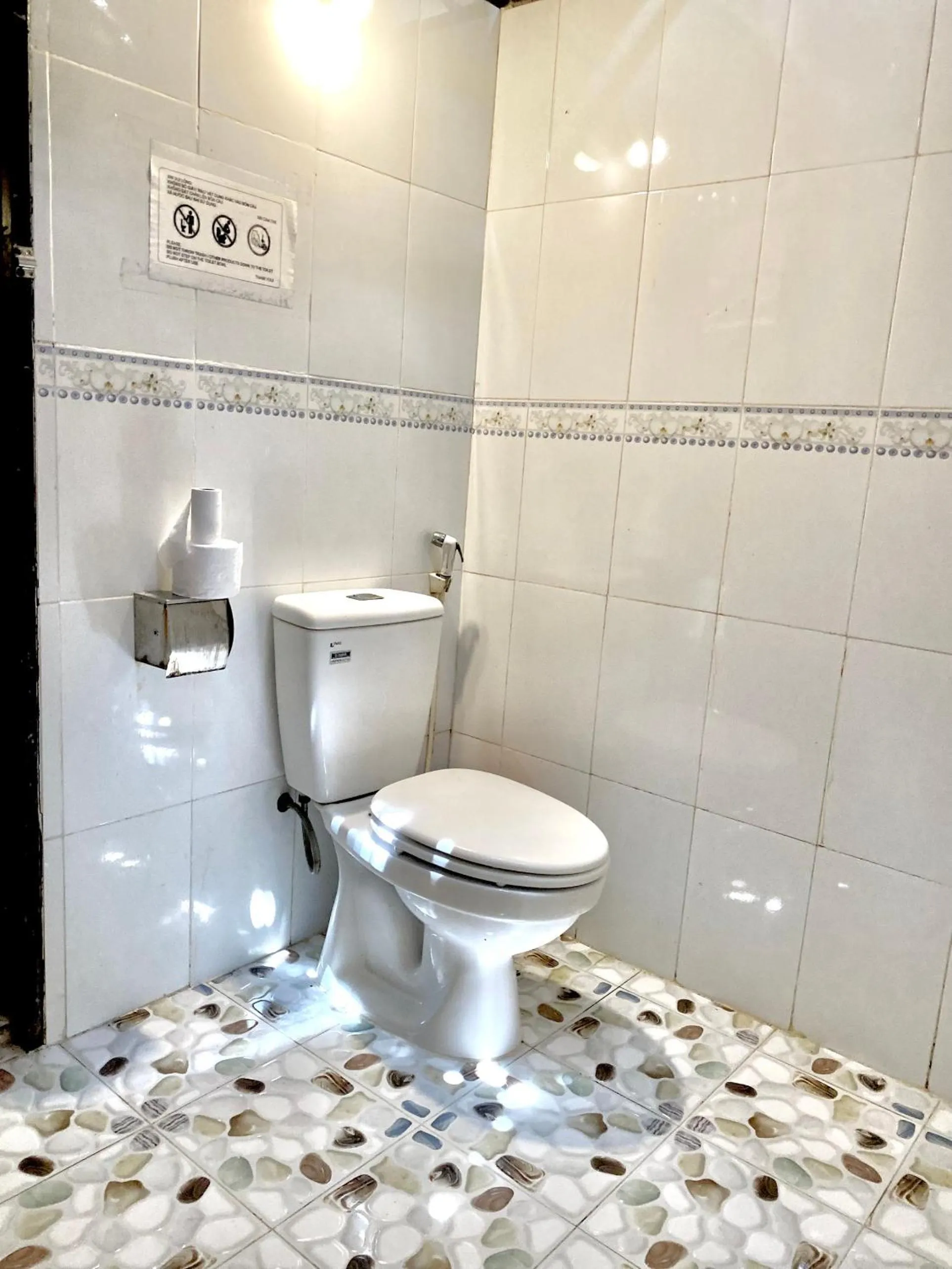 Shower in Hometravel Mekong Can Tho