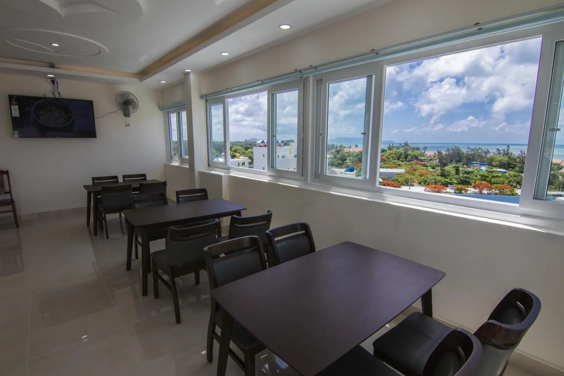 Restaurant/places to eat in Biển Ngọc Hotel