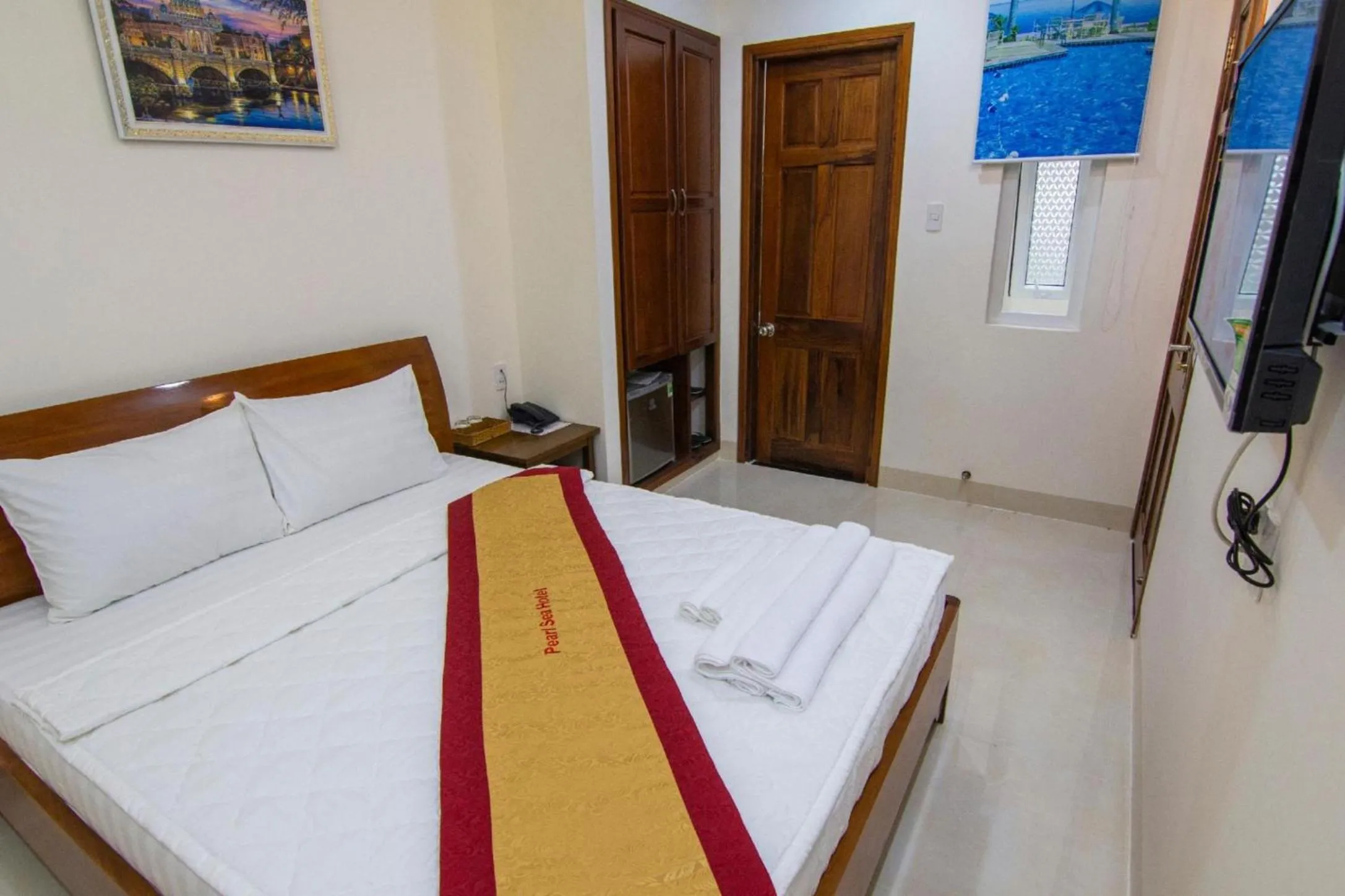 Photo of the whole room, Bed in Biển Ngọc Hotel