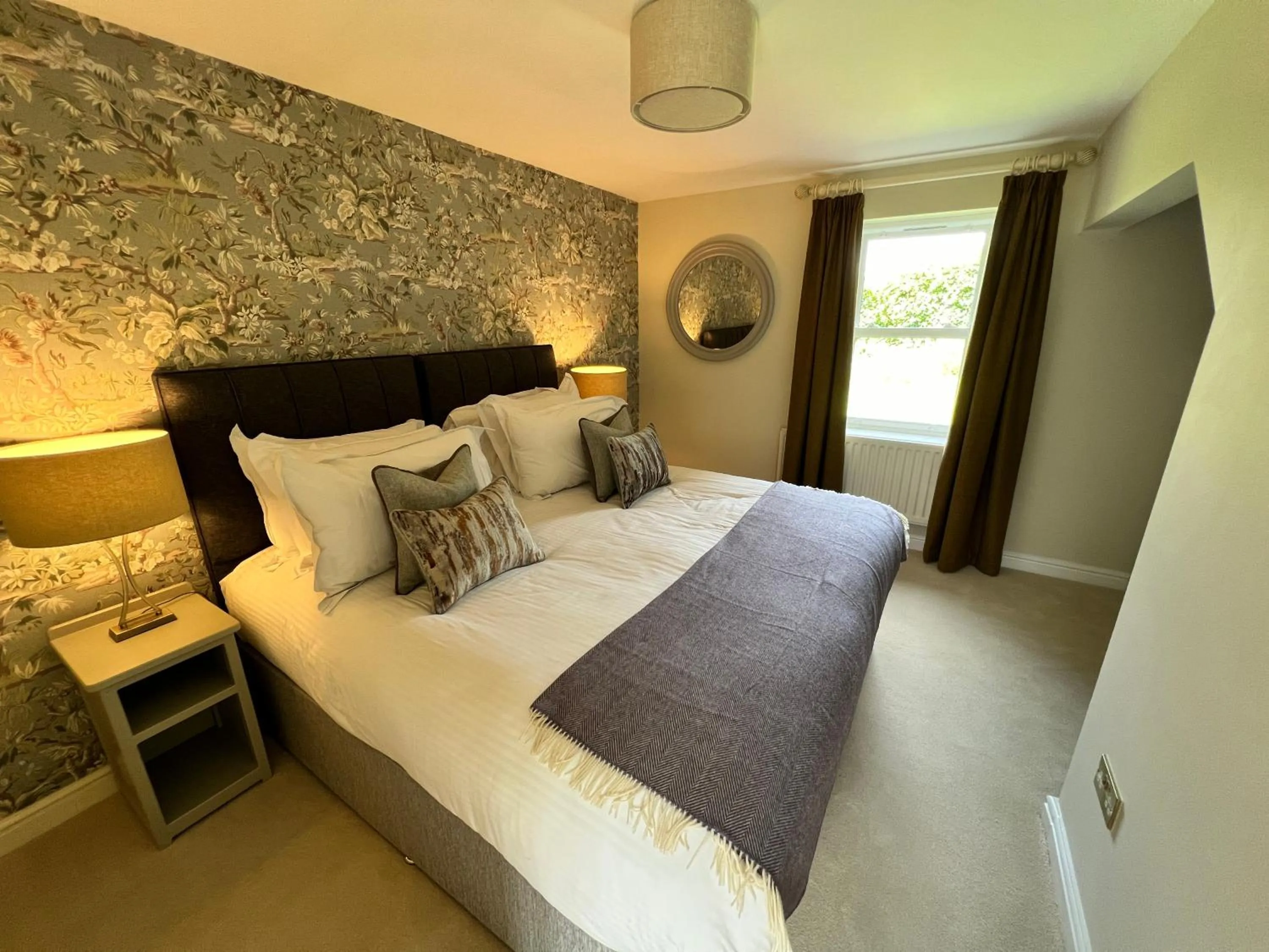 Bedroom, Bed in Ravenstone Lodge Country House Hotel