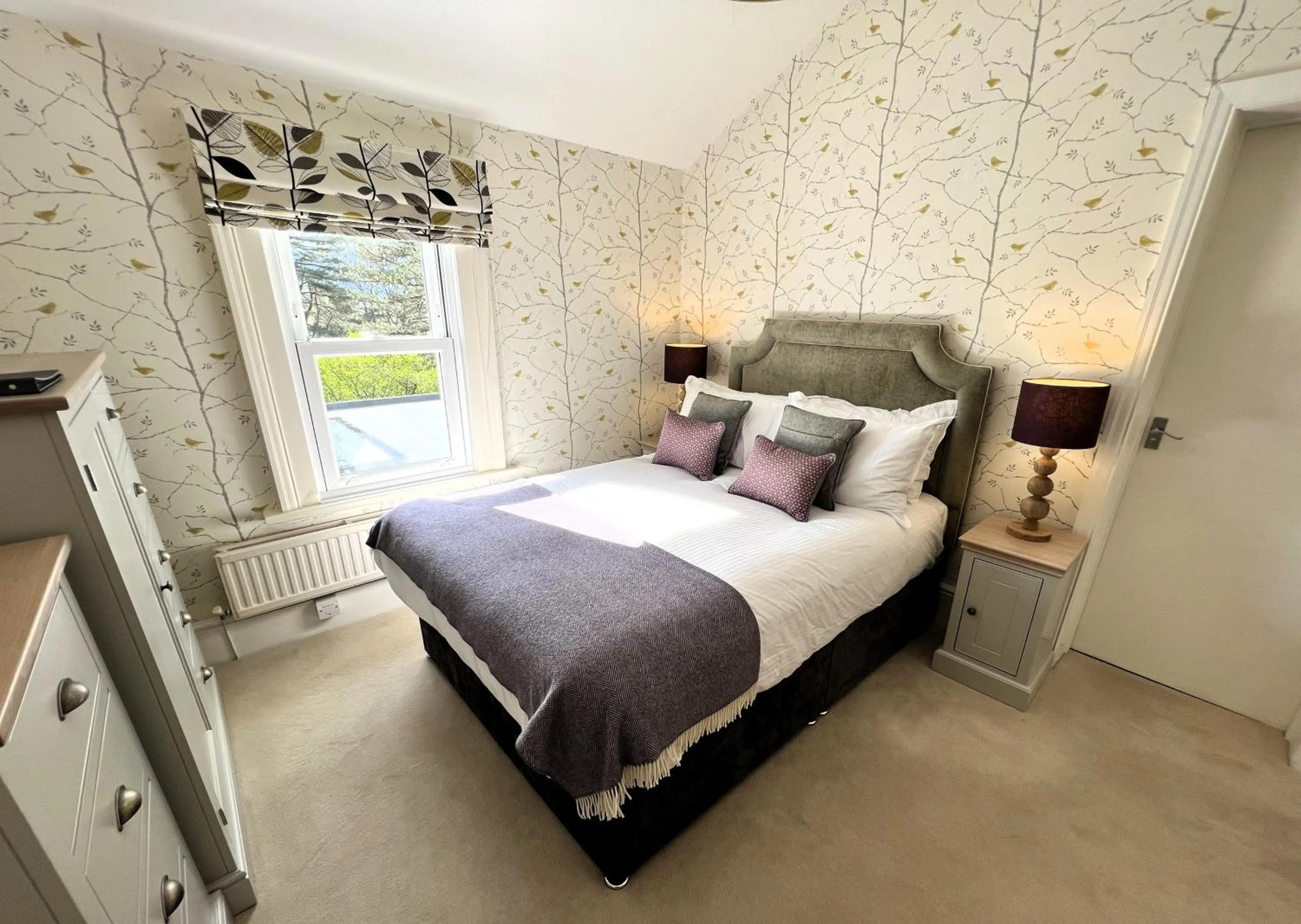 Bedroom, Bed in Ravenstone Lodge Country House Hotel