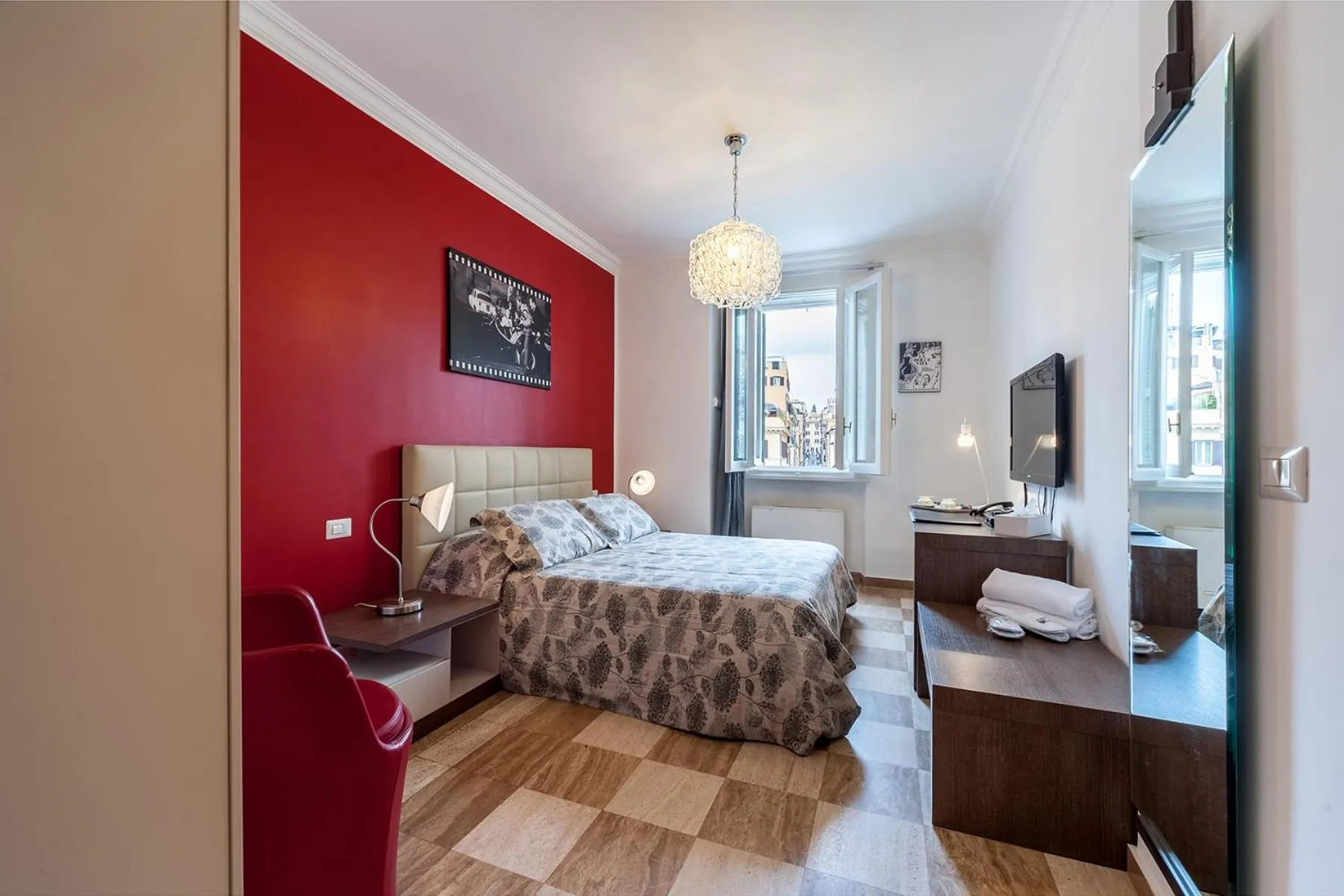 Photo of the whole room, Bed in La Dolce Vita Barberini