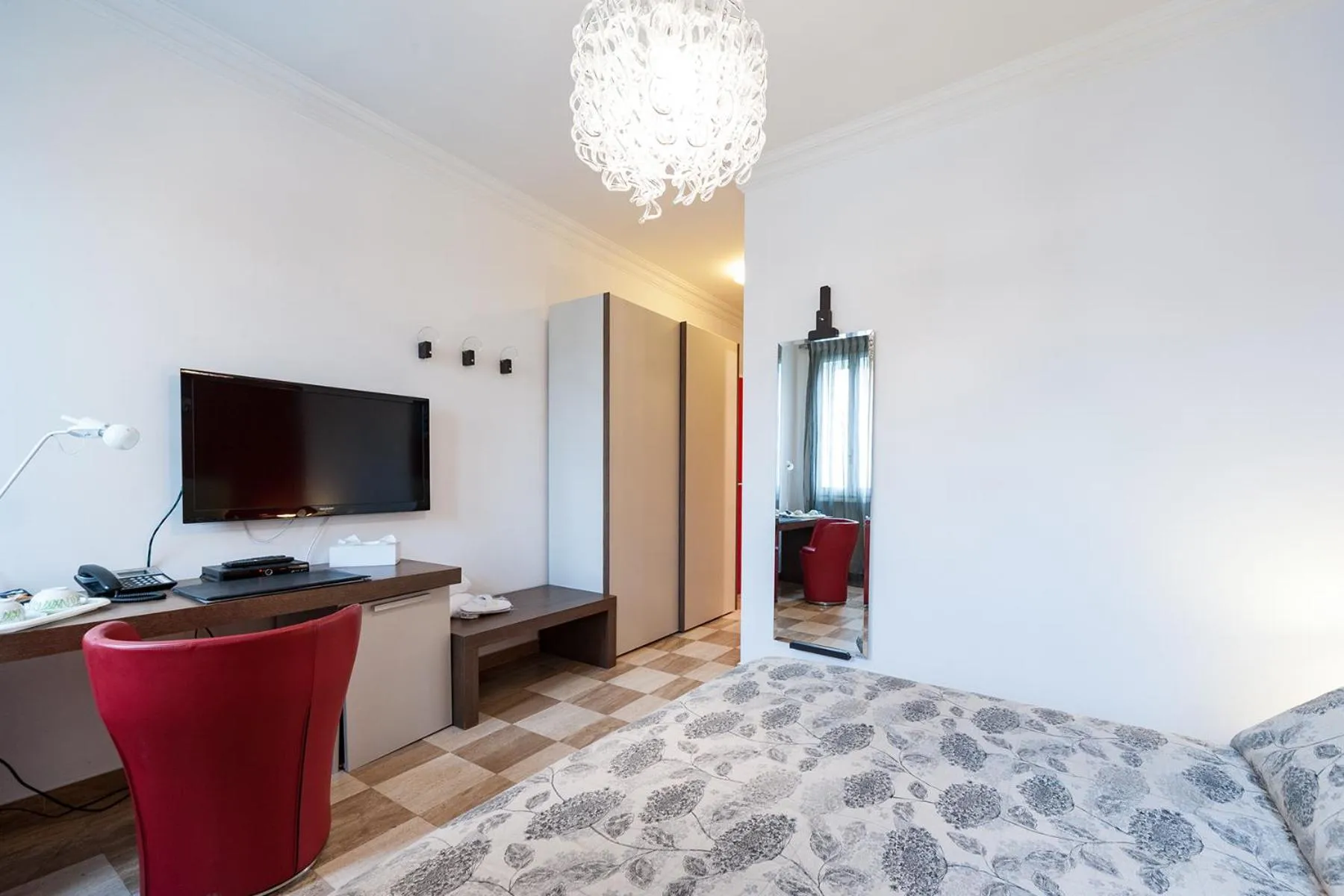 TV and multimedia, Bed in La Dolce Vita Barberini