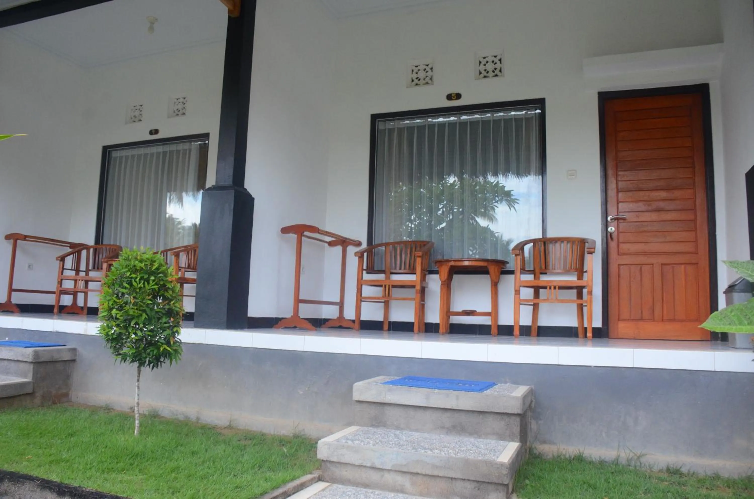 Mamaras Guest House