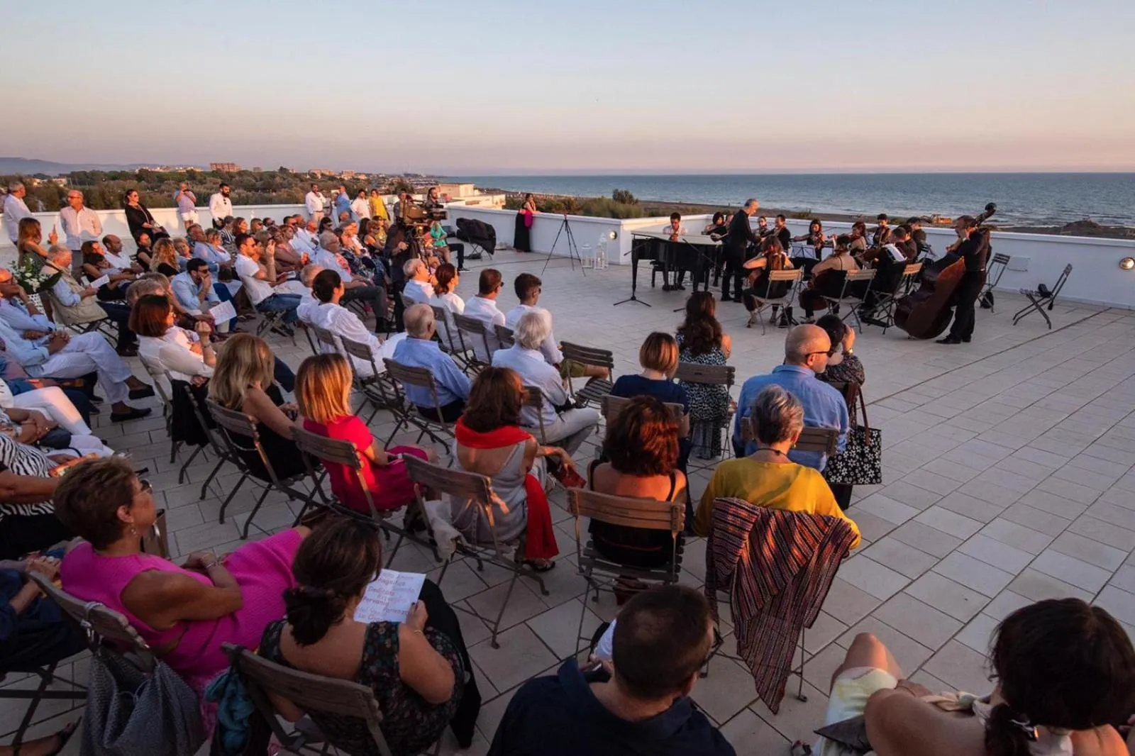 People in Smy Civico Zero