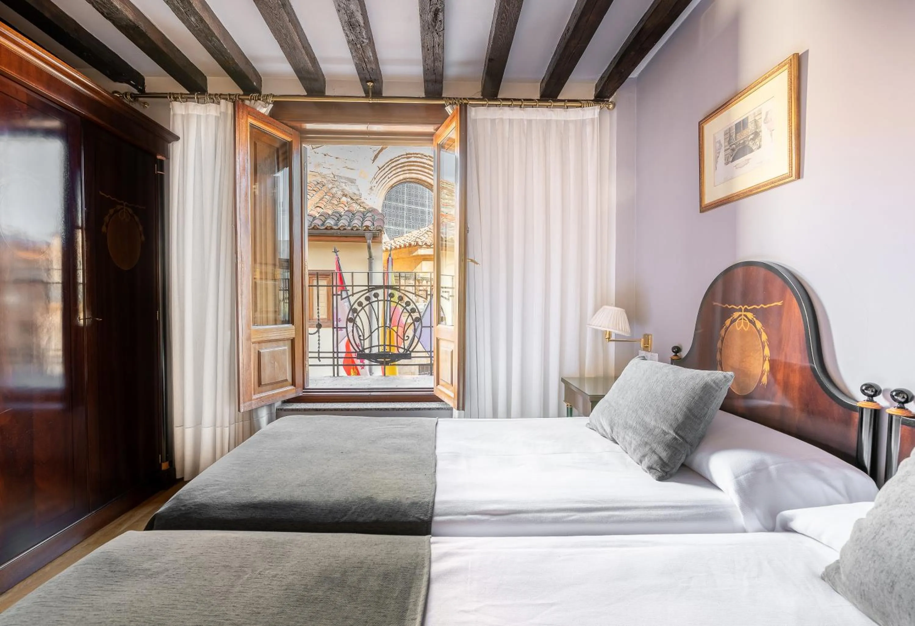 Photo of the whole room, Bed in Hospedium Plaza Mayor Salamanca